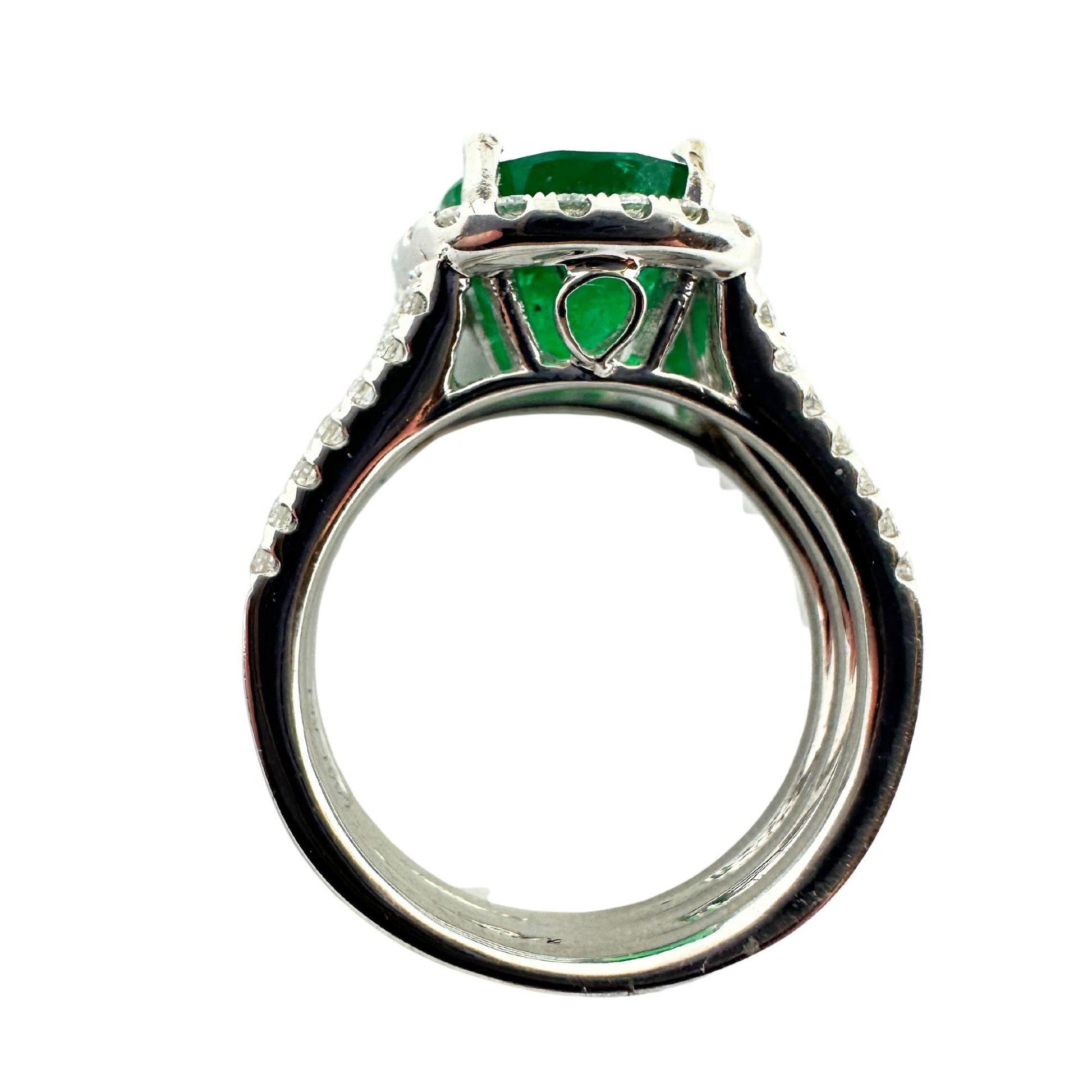 18k White Gold Diamond and Emerald Ring