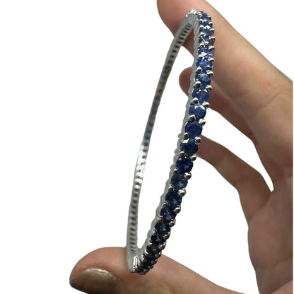 18K White Gold Sapphire Bangle