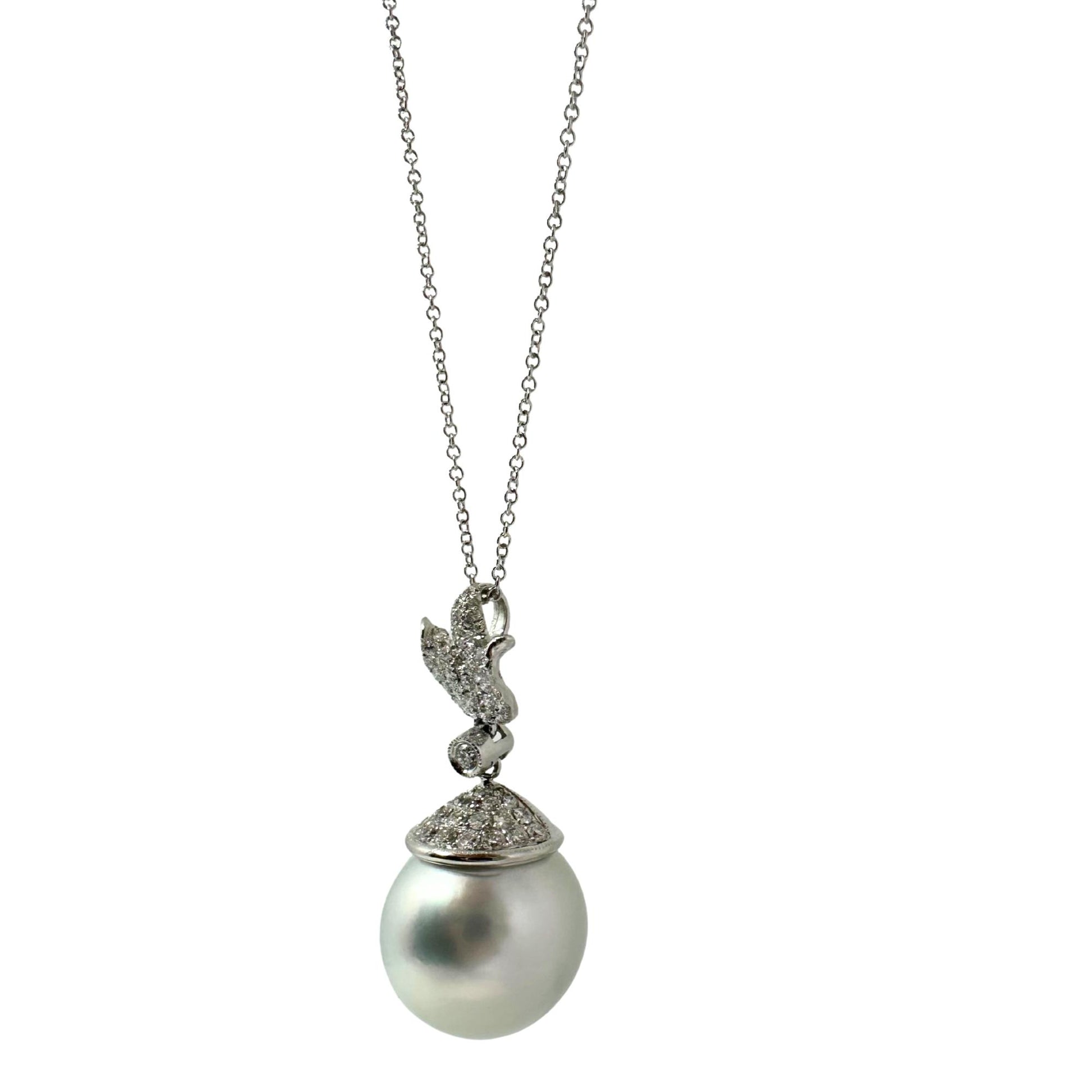 18K White Gold Diamond and Pearl Pendant Necklace