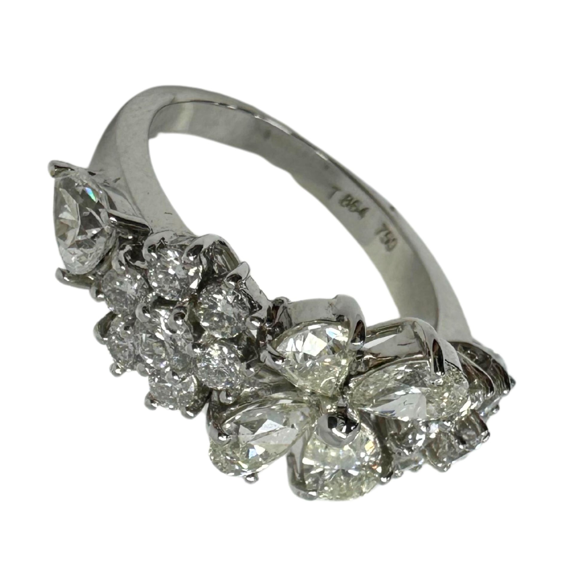 18k White Gold Pear Cut Diamond Ring