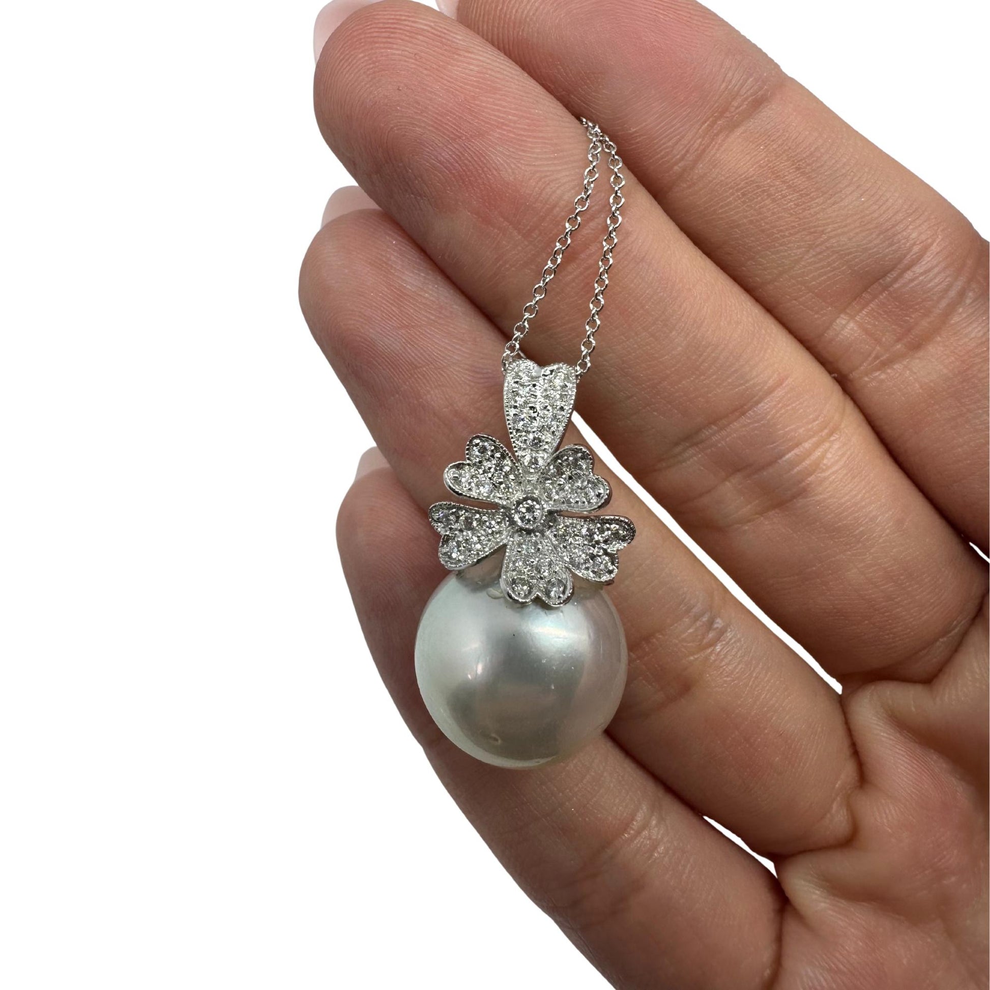 18K White Gold Diamond and Pearl Pendant Necklace – 0.26ct – Floral Drop Design