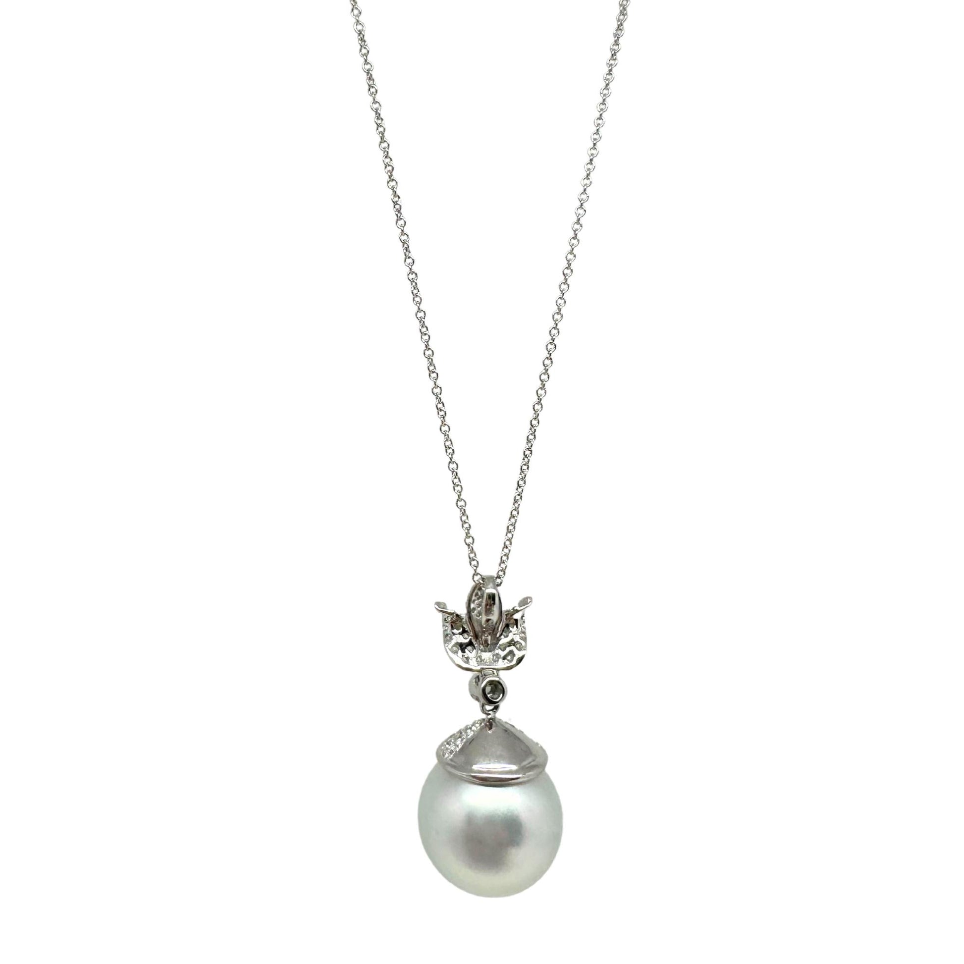 18K White Gold Diamond and Pearl Pendant Necklace