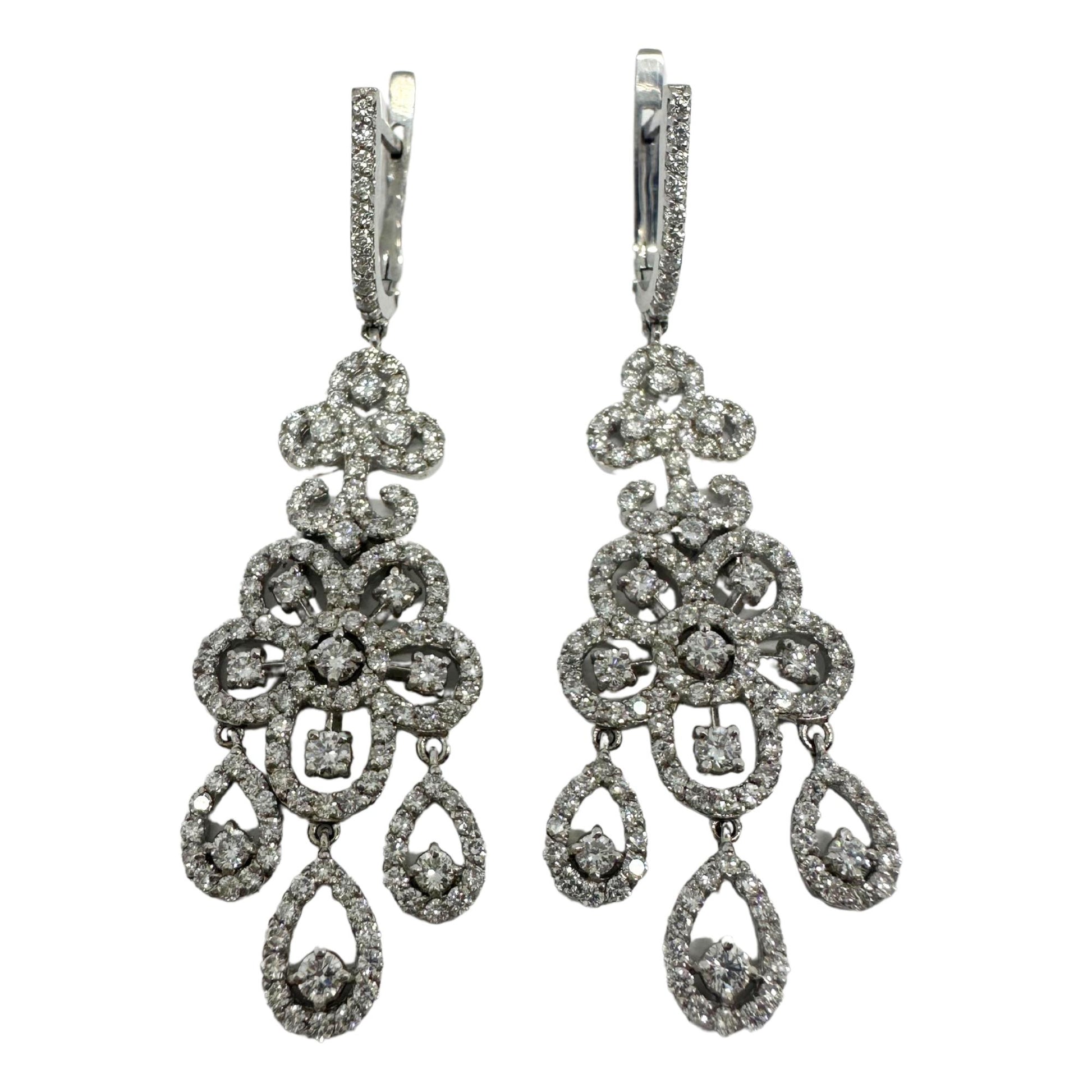18K White Gold Diamond Drop Earrings
