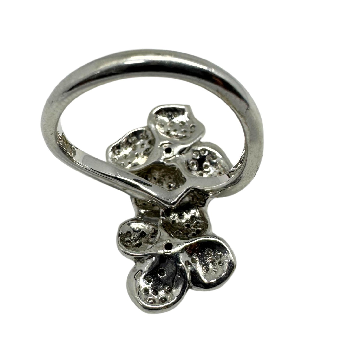 18K White Gold Diamond Flower Cocktail Ring