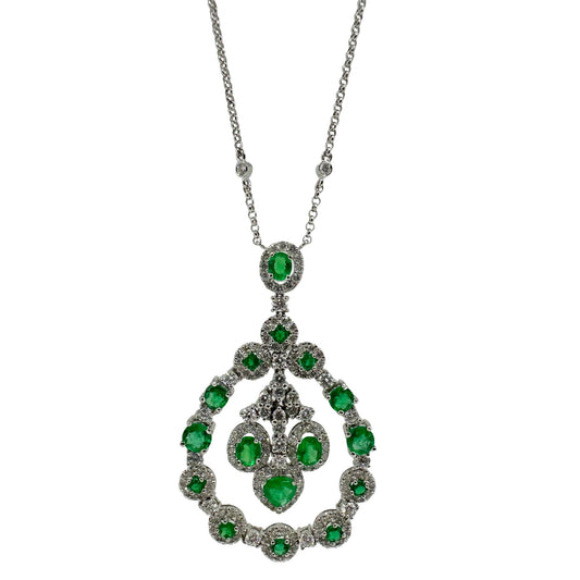 18K White Gold Diamond and Emerald Halo Circle Pendant Necklace