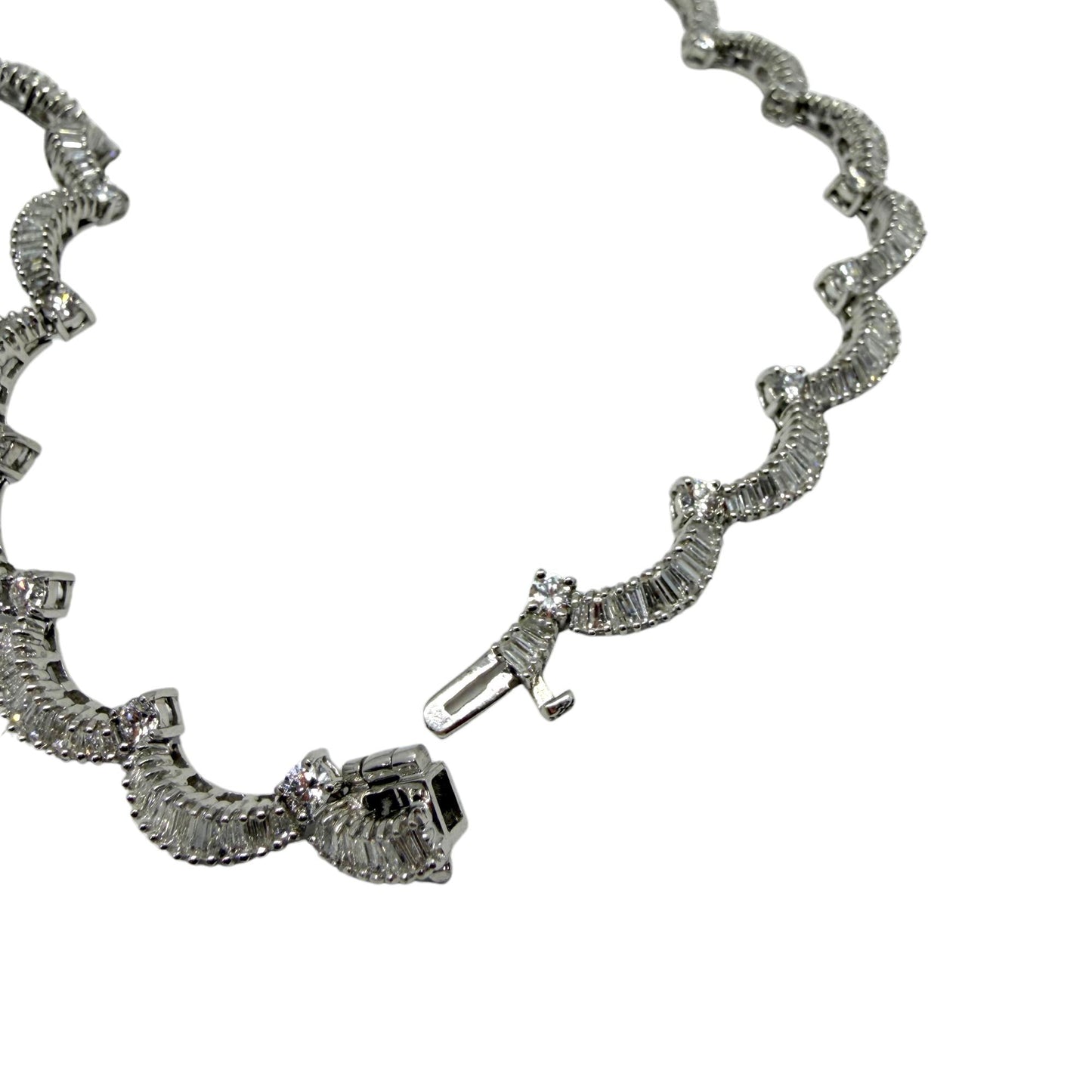 18K White Gold 12.15 Baguette Cut Diamond Choker Necklace