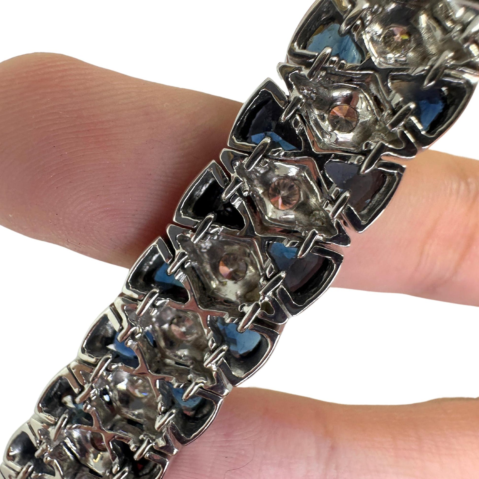 18K White Gold Diamond and Sapphire Bracelet