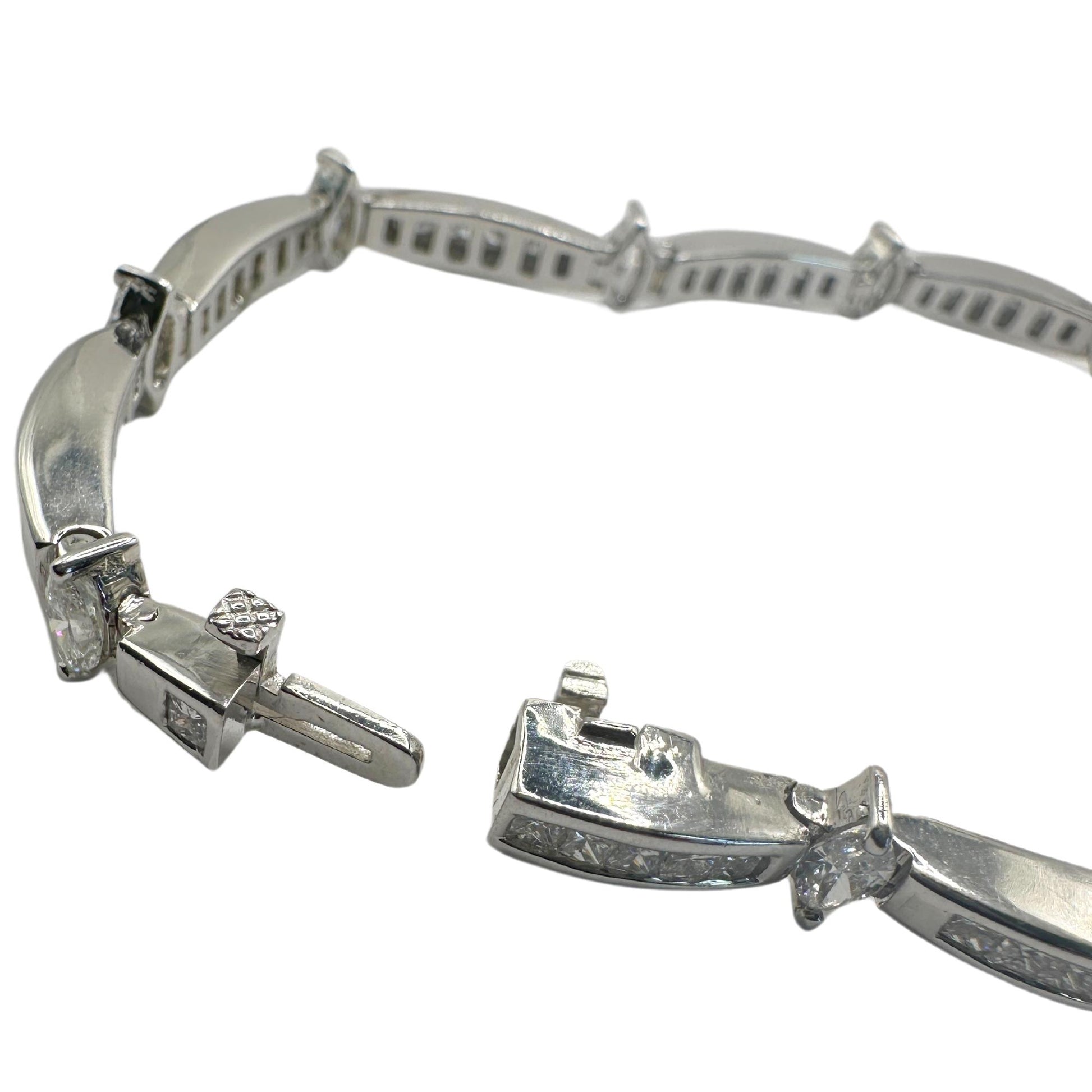 18K 5.02 Carat Diamond Bracelet - 7.5 inches