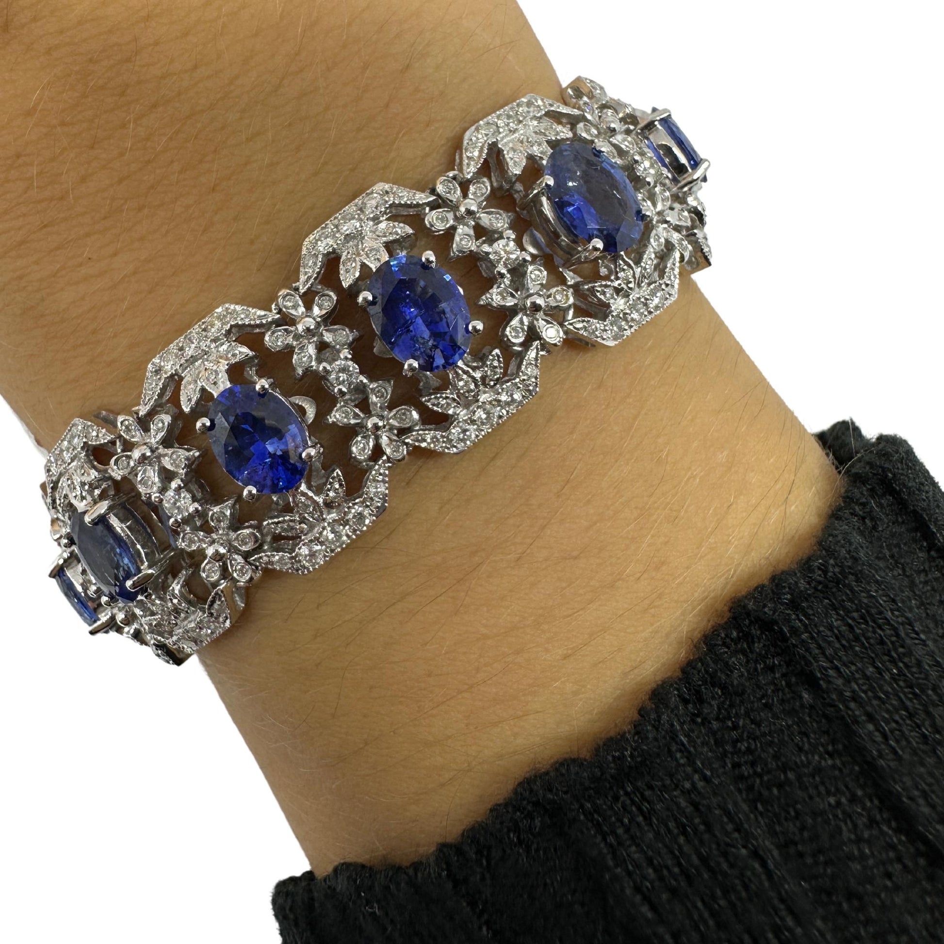 18K White Gold Diamond and Sapphire Bracelet