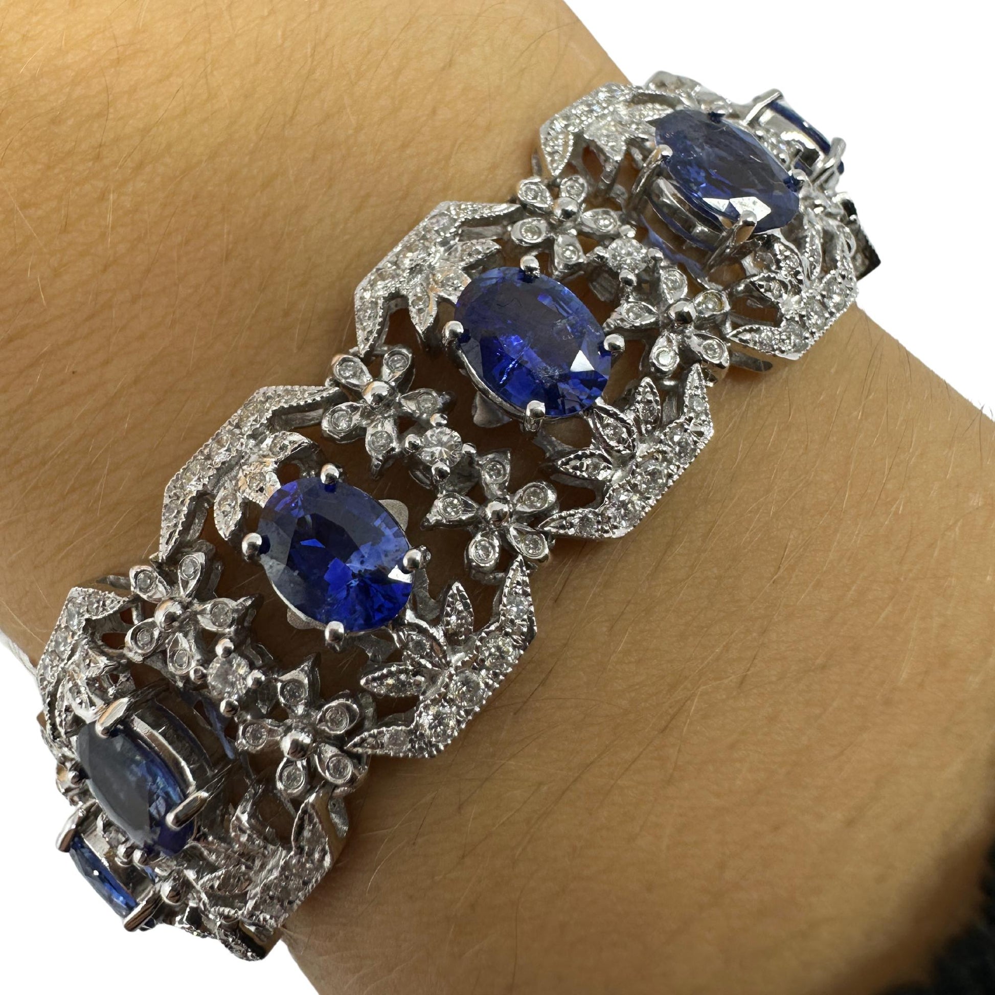 18K White Gold Diamond and Sapphire Bracelet