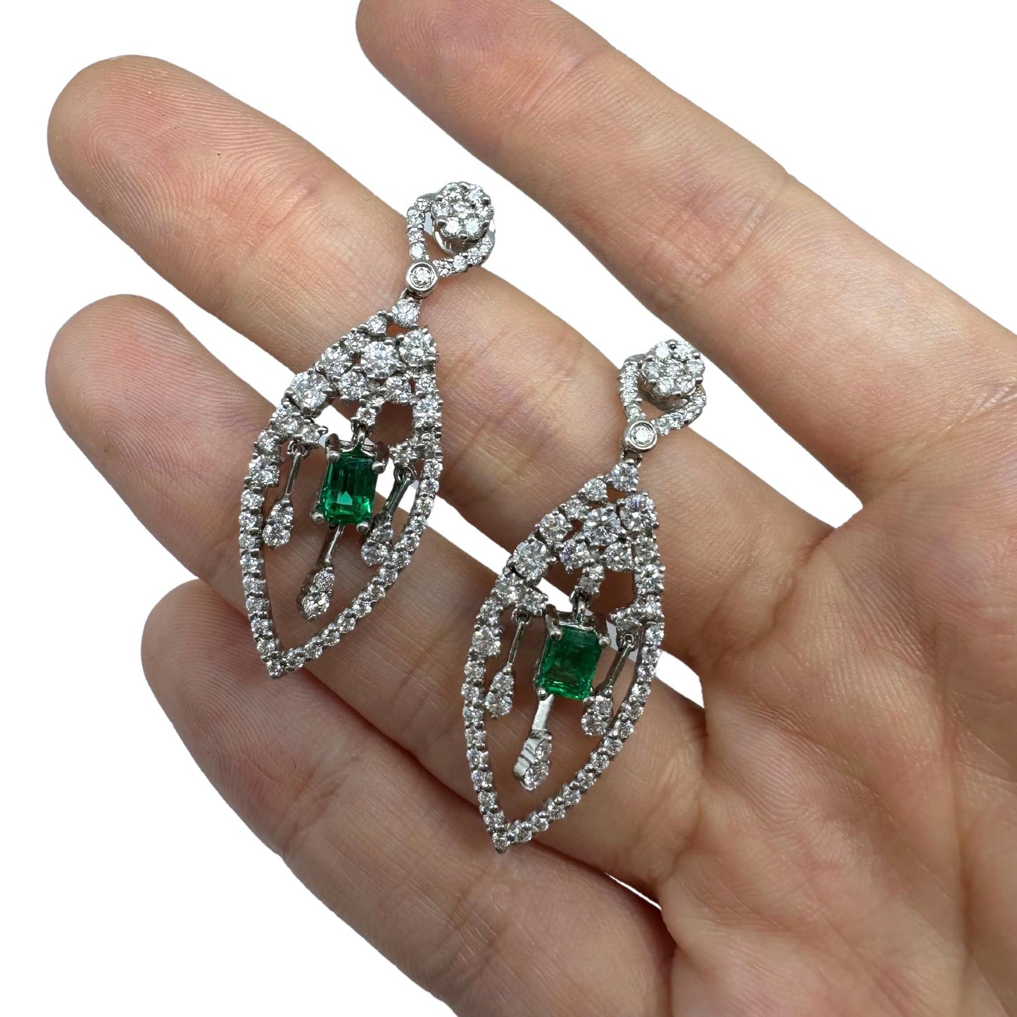 18K White Gold Diamond and Emerald Drop Earrings