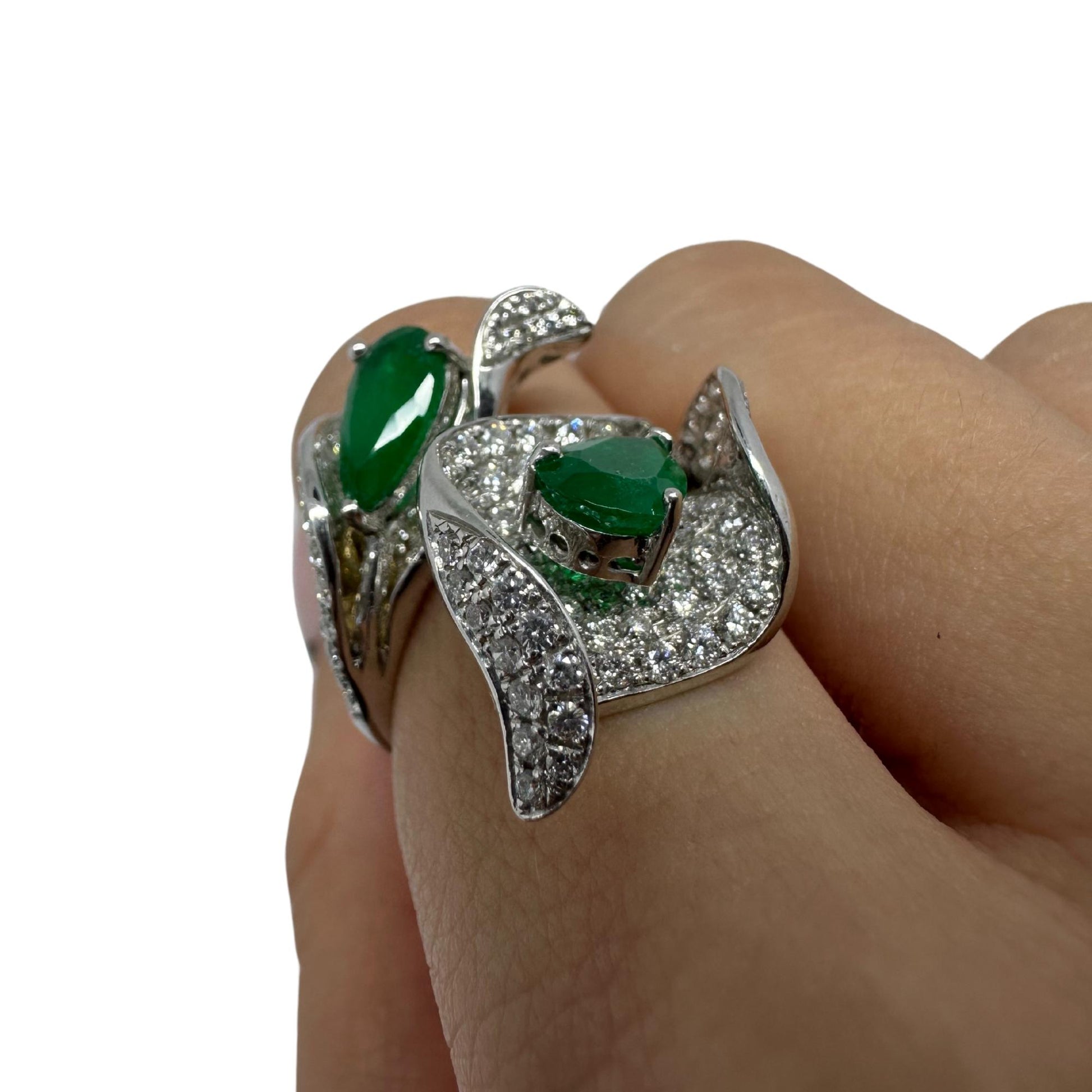 18K White Gold Leaf Toi et Moi Emerald and Diamond Ring