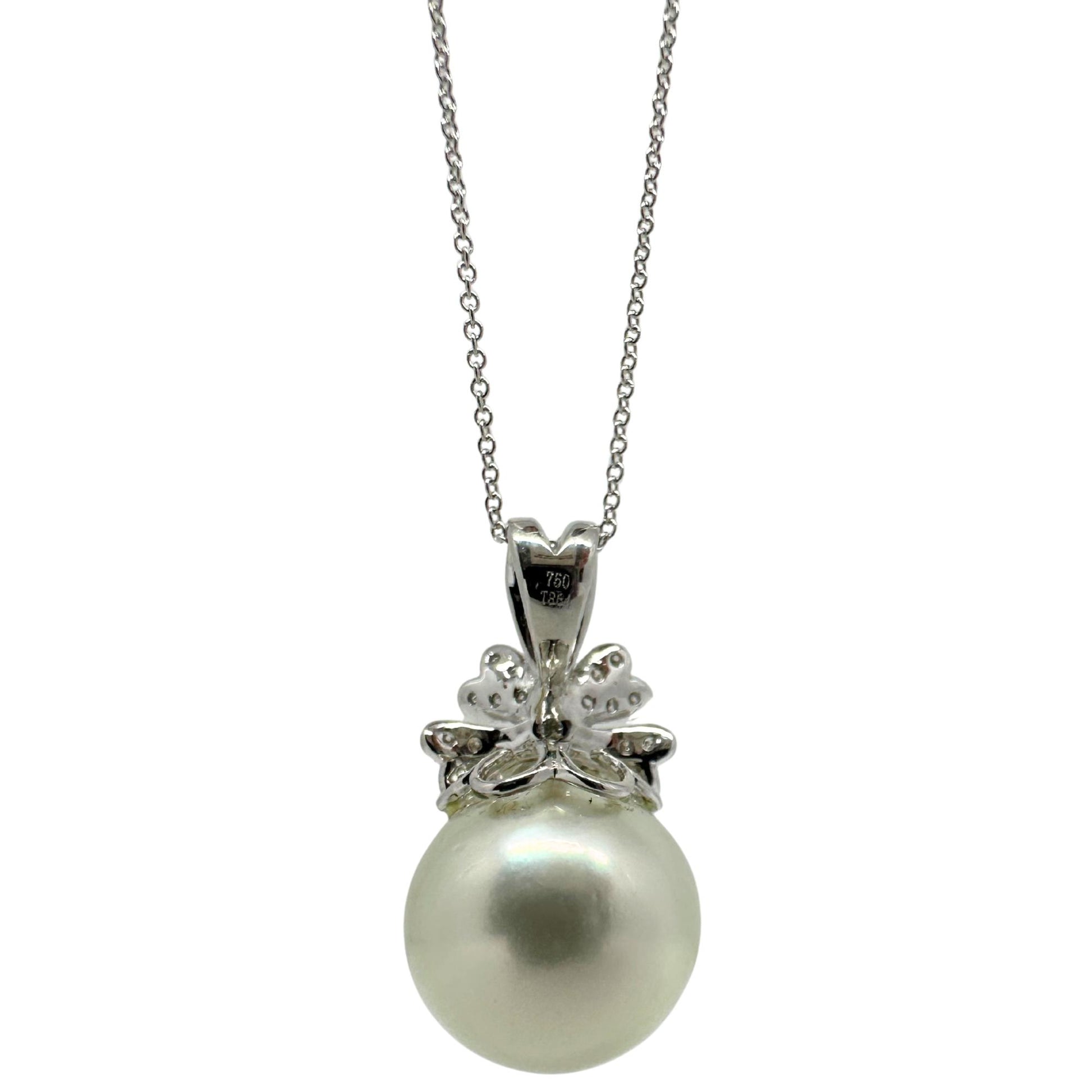 18K White Gold Diamond and Pearl Pendant Necklace – 0.26ct – Floral Drop Design