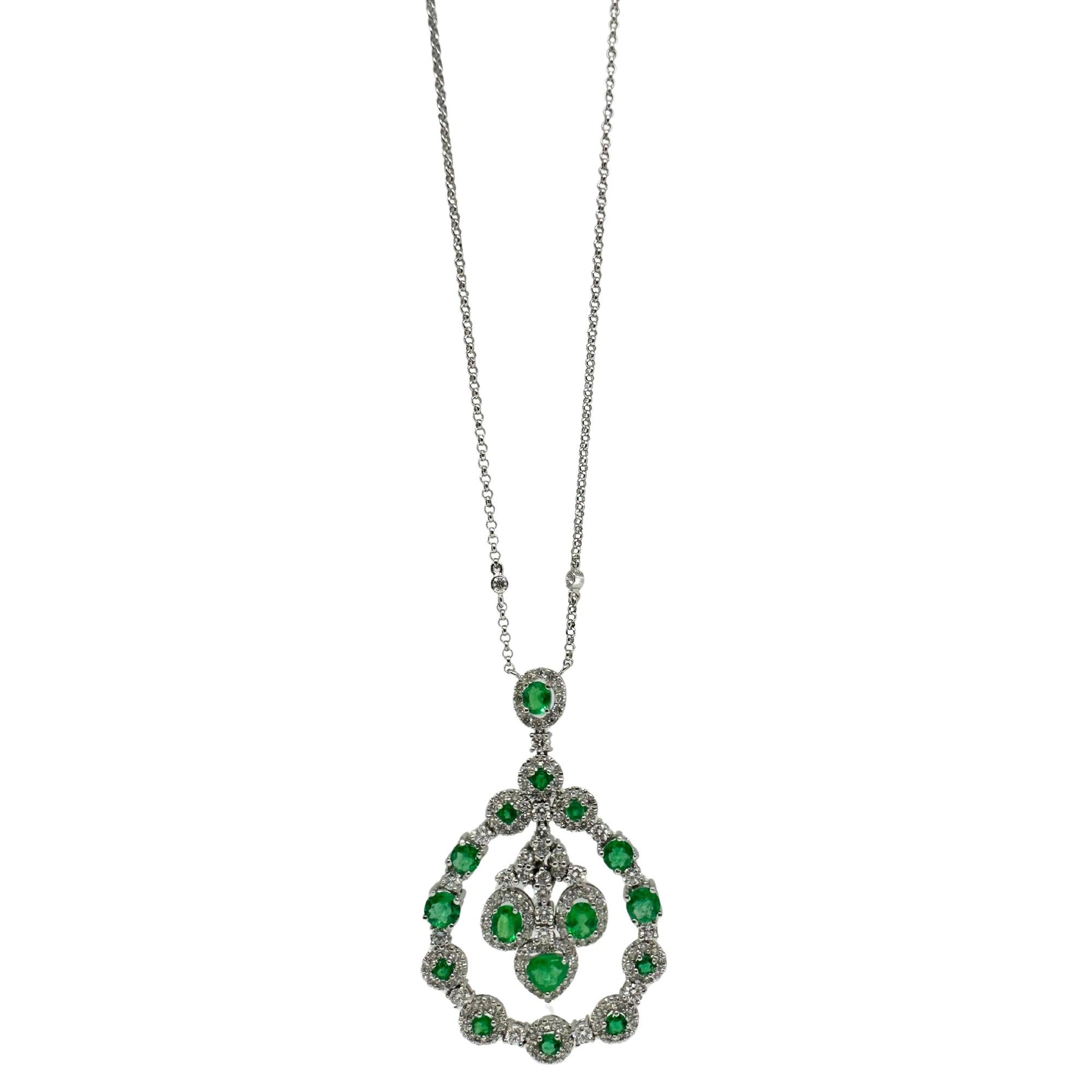 18K White Gold Diamond and Emerald Halo Circle Pendant Necklace
