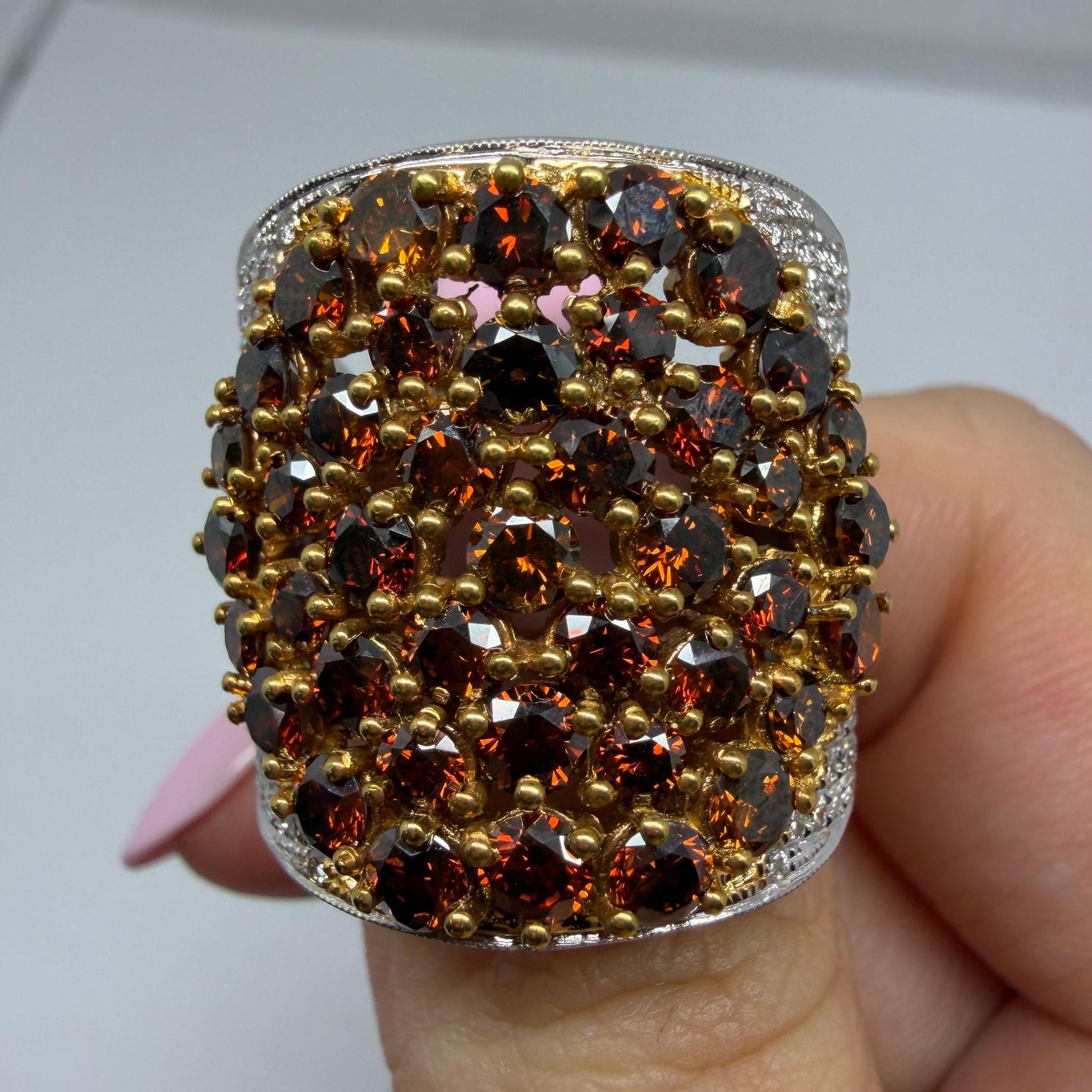 18K Two Tone White and Brown Diamond Wide Band Ring - Size 6.75