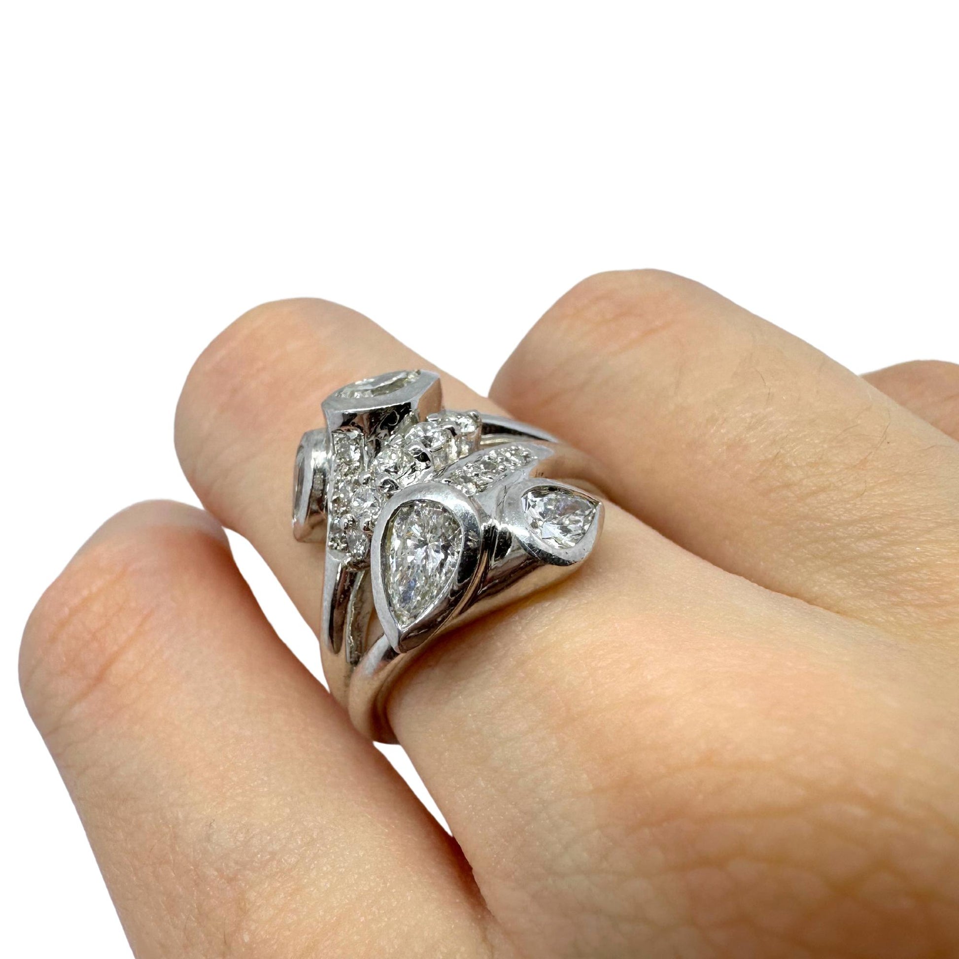 18K White Gold Pear Cut Diamond Ring