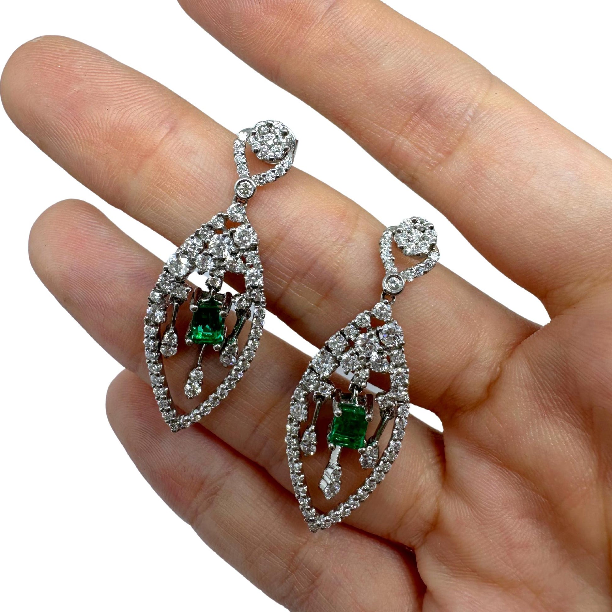 18K White Gold Diamond and Emerald Drop Earrings