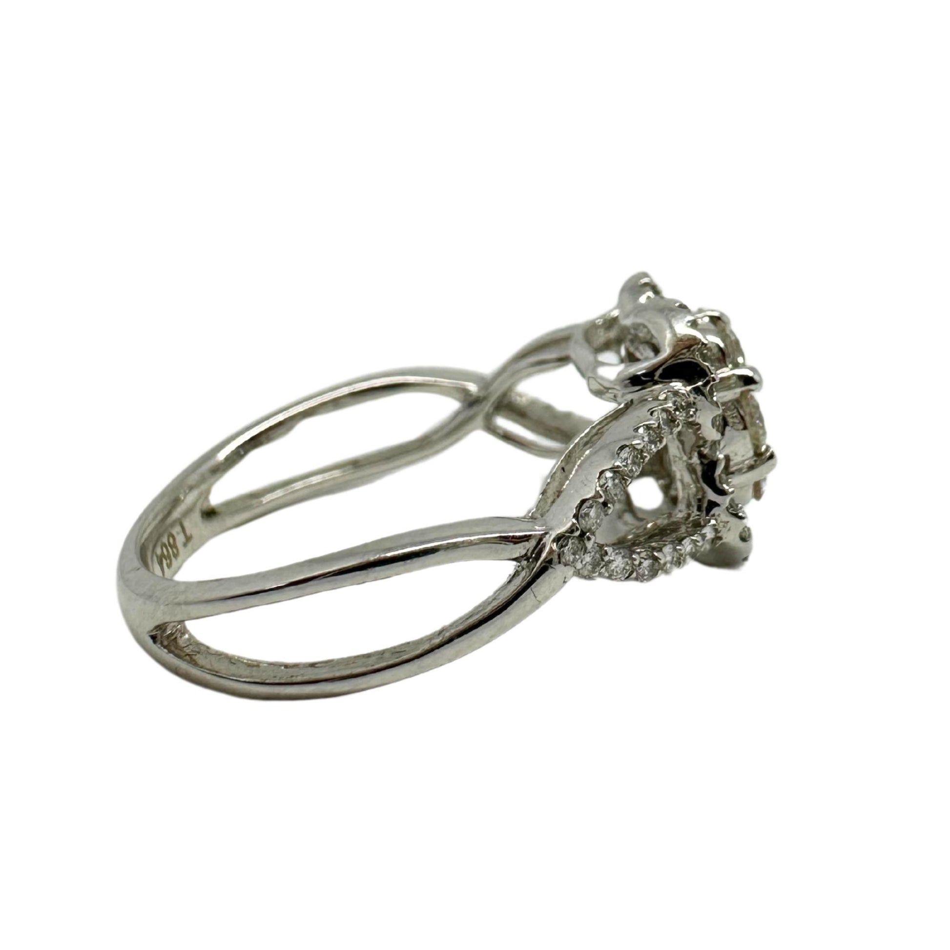 18K White Gold Diamond Ring