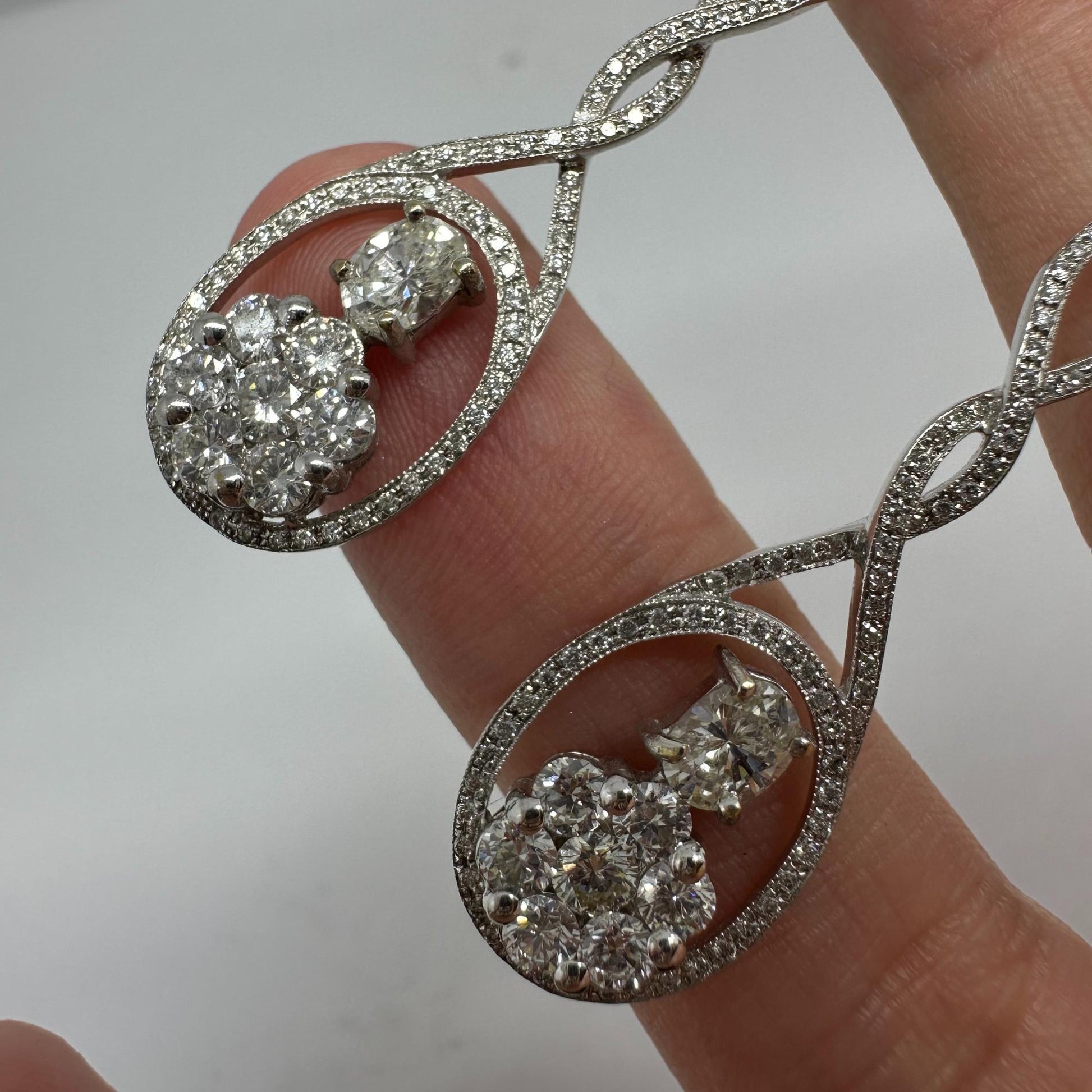 18K White Gold Oval Cut Diamond Drop Earrings