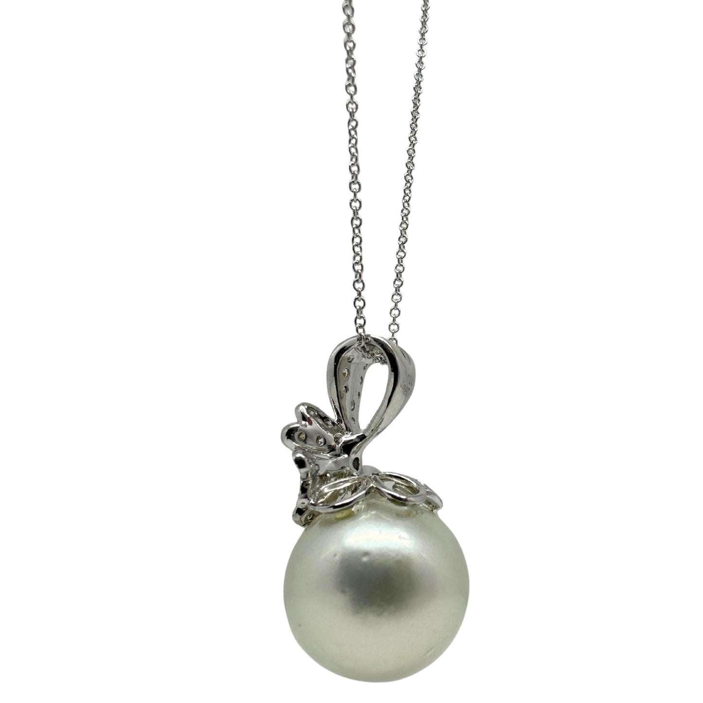 18K White Gold Diamond and Pearl Pendant Necklace – 0.26ct – Floral Drop Design