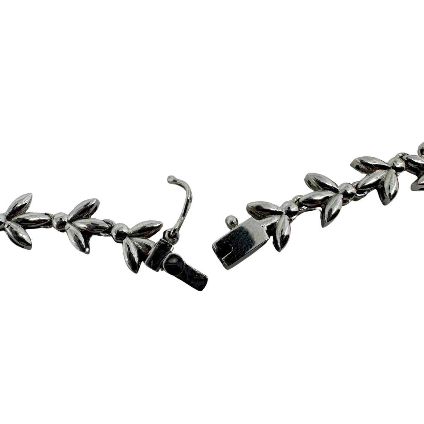 18K White Gold Diamond and Ruby Choker Necklace - 15 inches