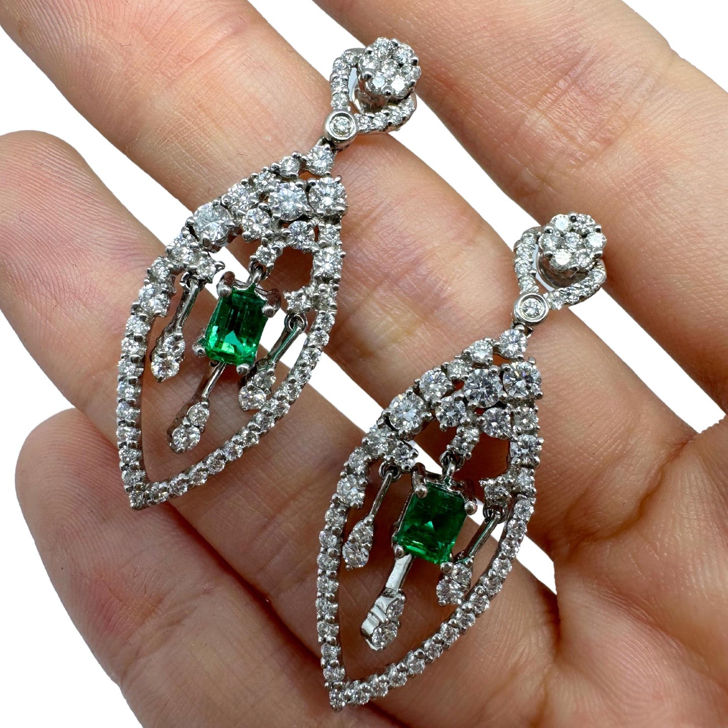 18K White Gold Diamond and Emerald Drop Earrings