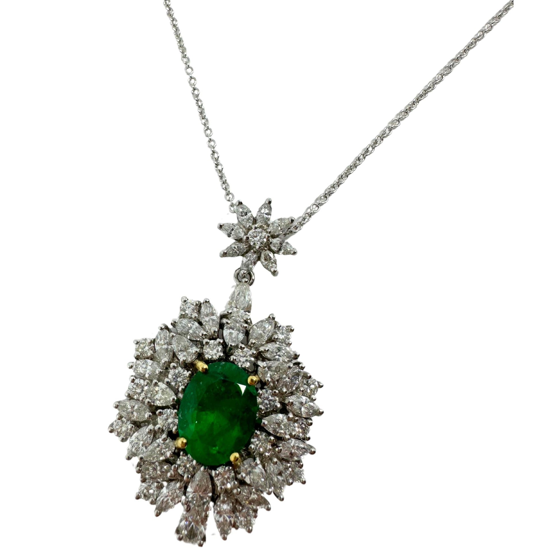18K White Gold Diamond and Oval Cut Emerald Pendant Necklace