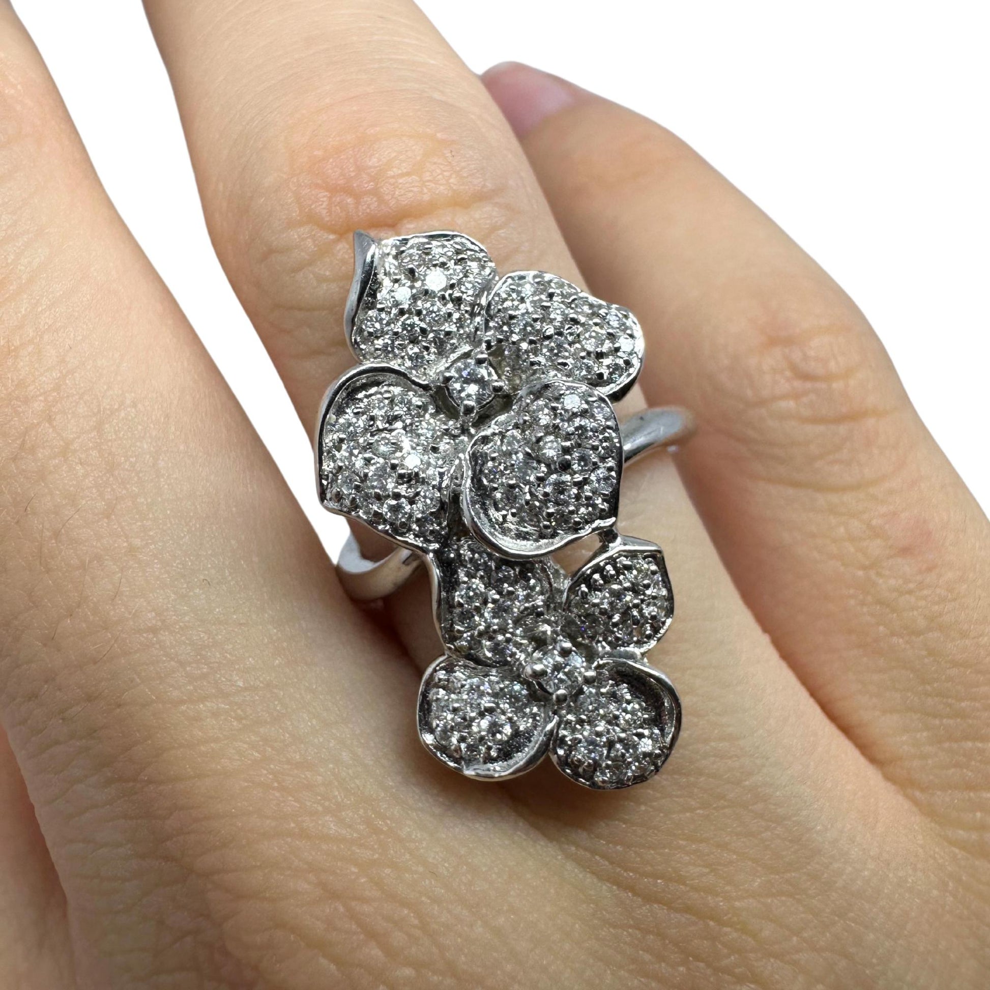 18K White Gold Diamond Flower Cocktail Ring