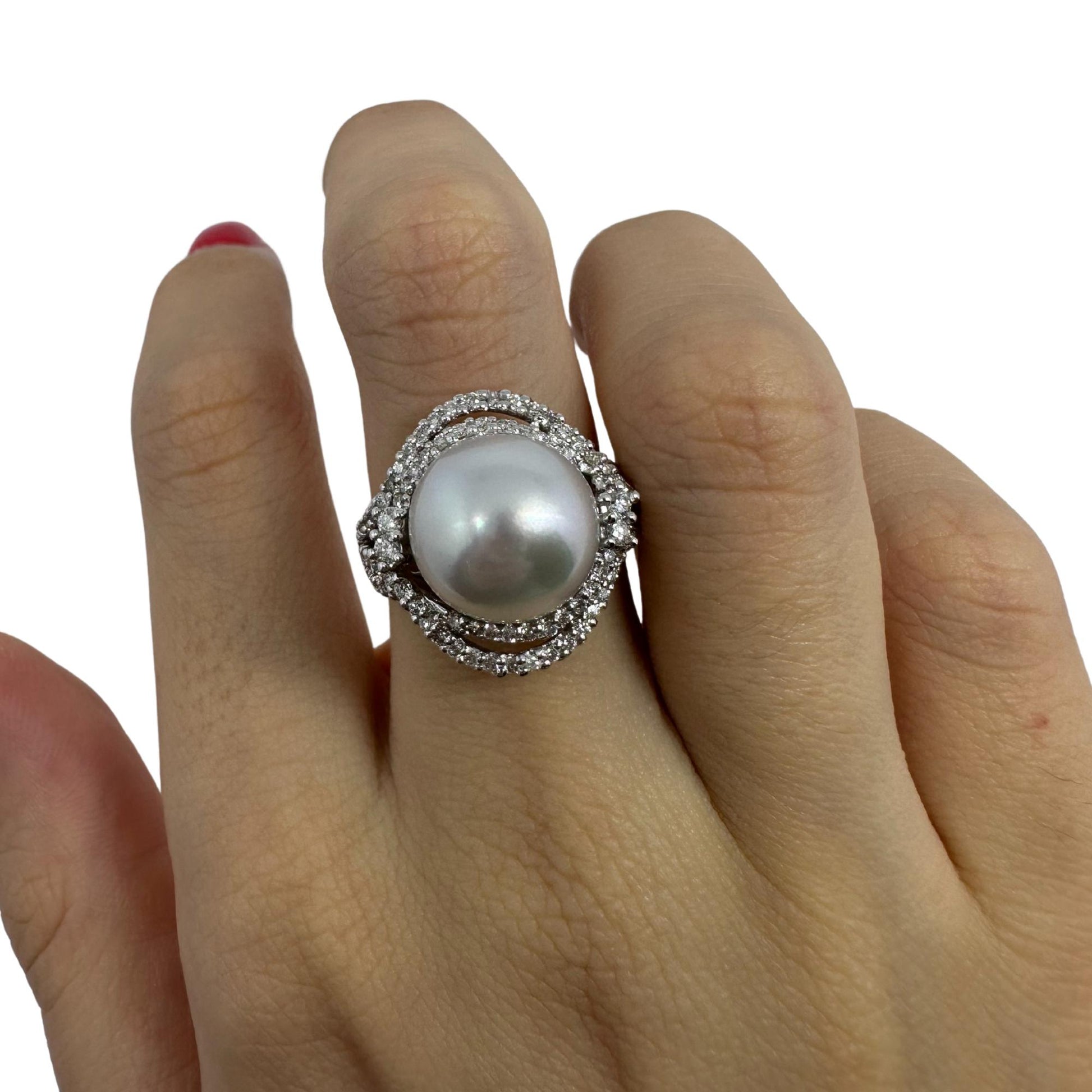18K White Gold Diamond and Pearl Ring