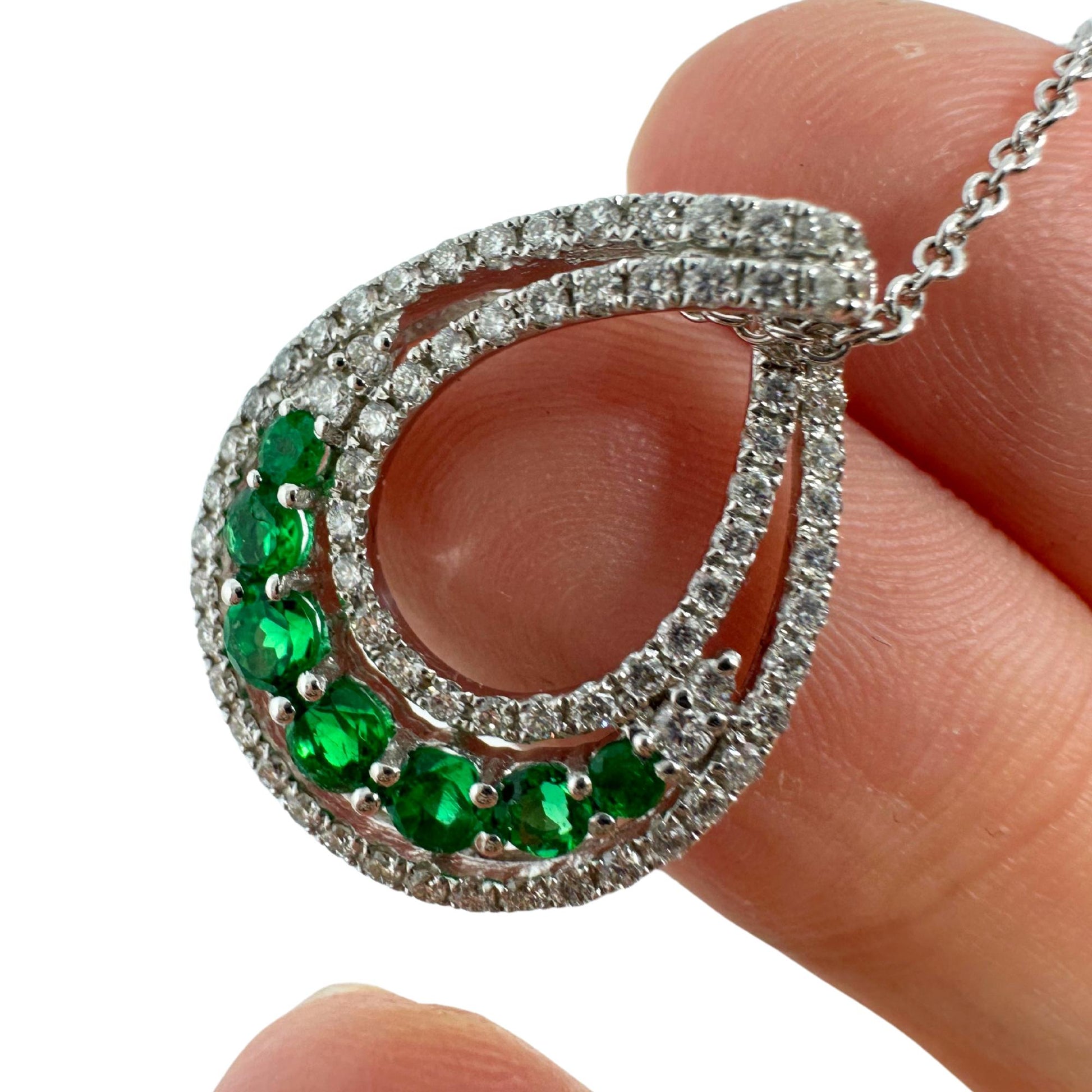 18k White Gold Diamond and Emerald Pendant Necklace