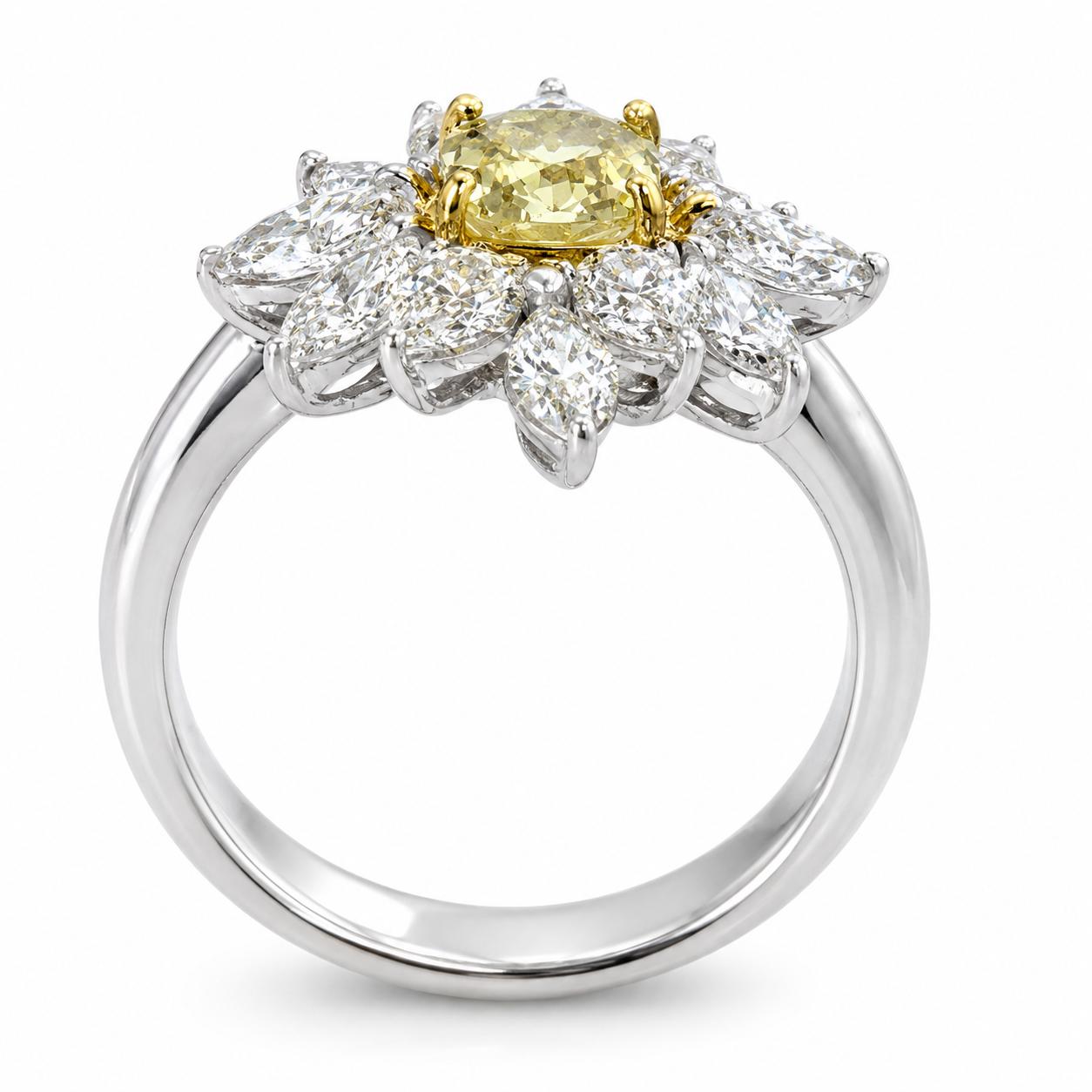18k White Gold White and Yellow Diamond Cluster Ring - Size 6.25