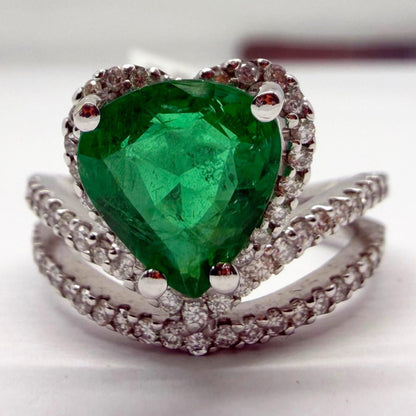 18k White Gold 1.63 Carat Emerald and Diamond Heart Ring - Size 6.25