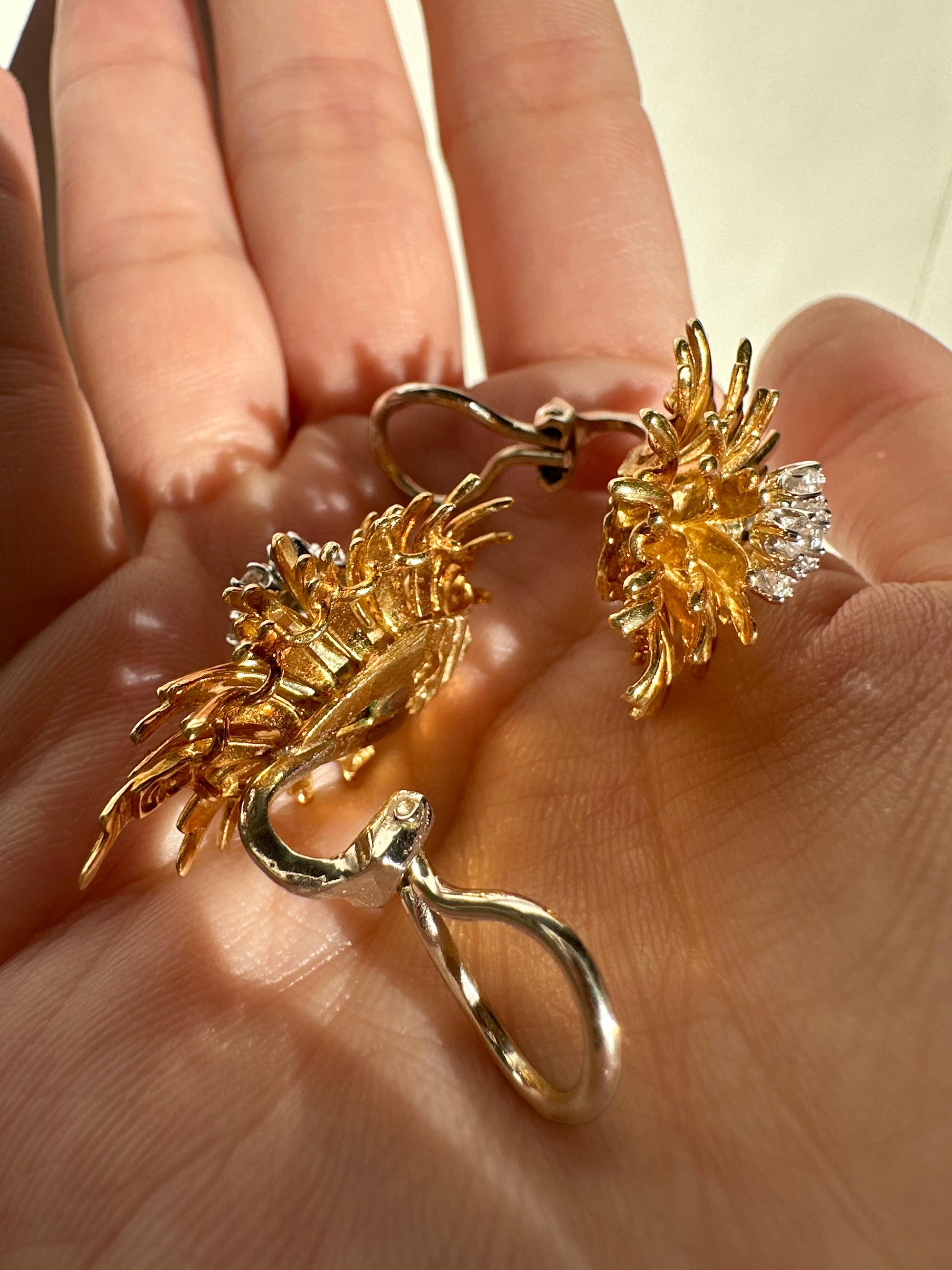 En Tremblant Estate 18K Yellow Gold Diamond Starburst Ear-Clips