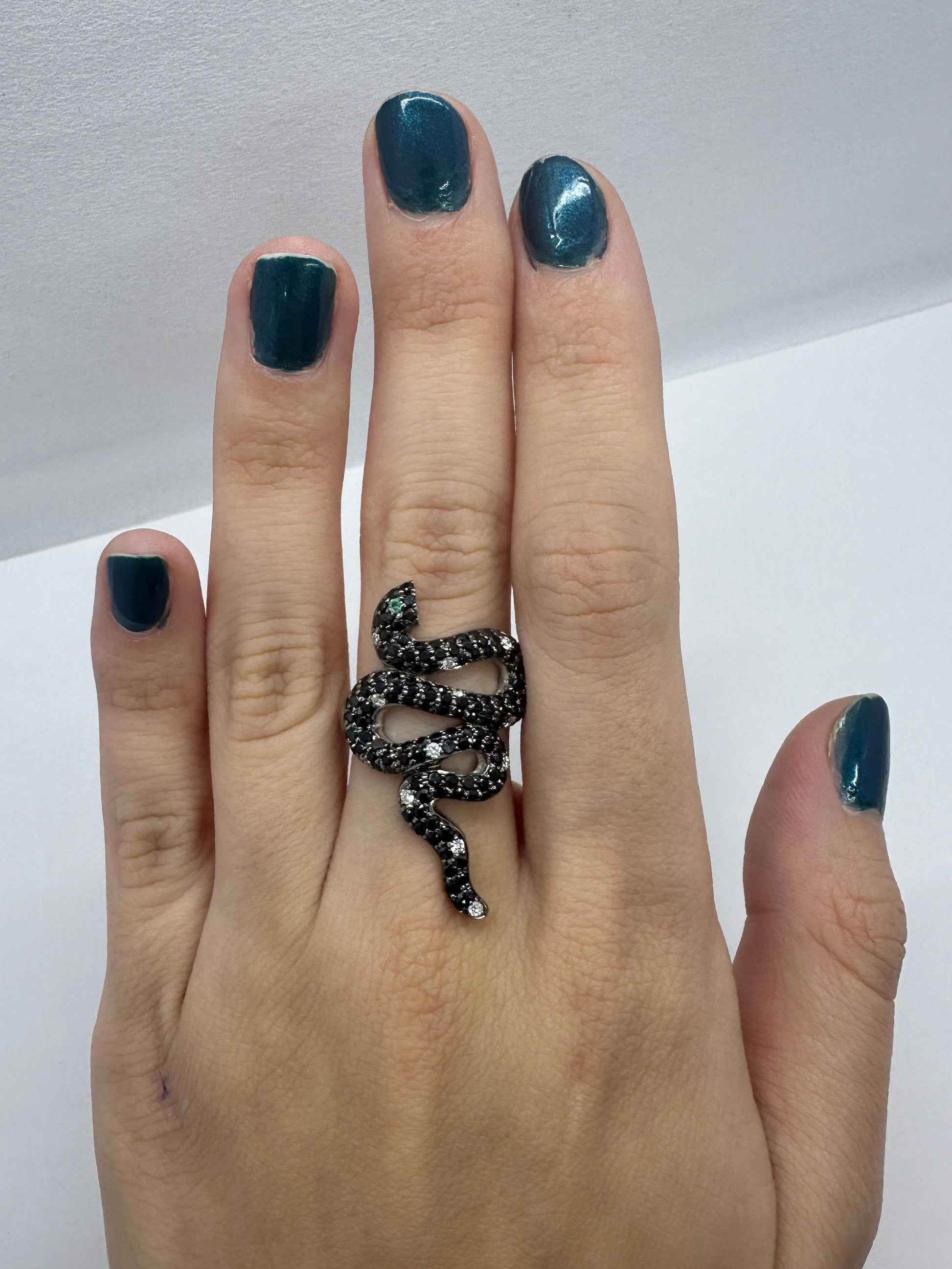 18K Black and White Diamond and Emerald Snake Ring