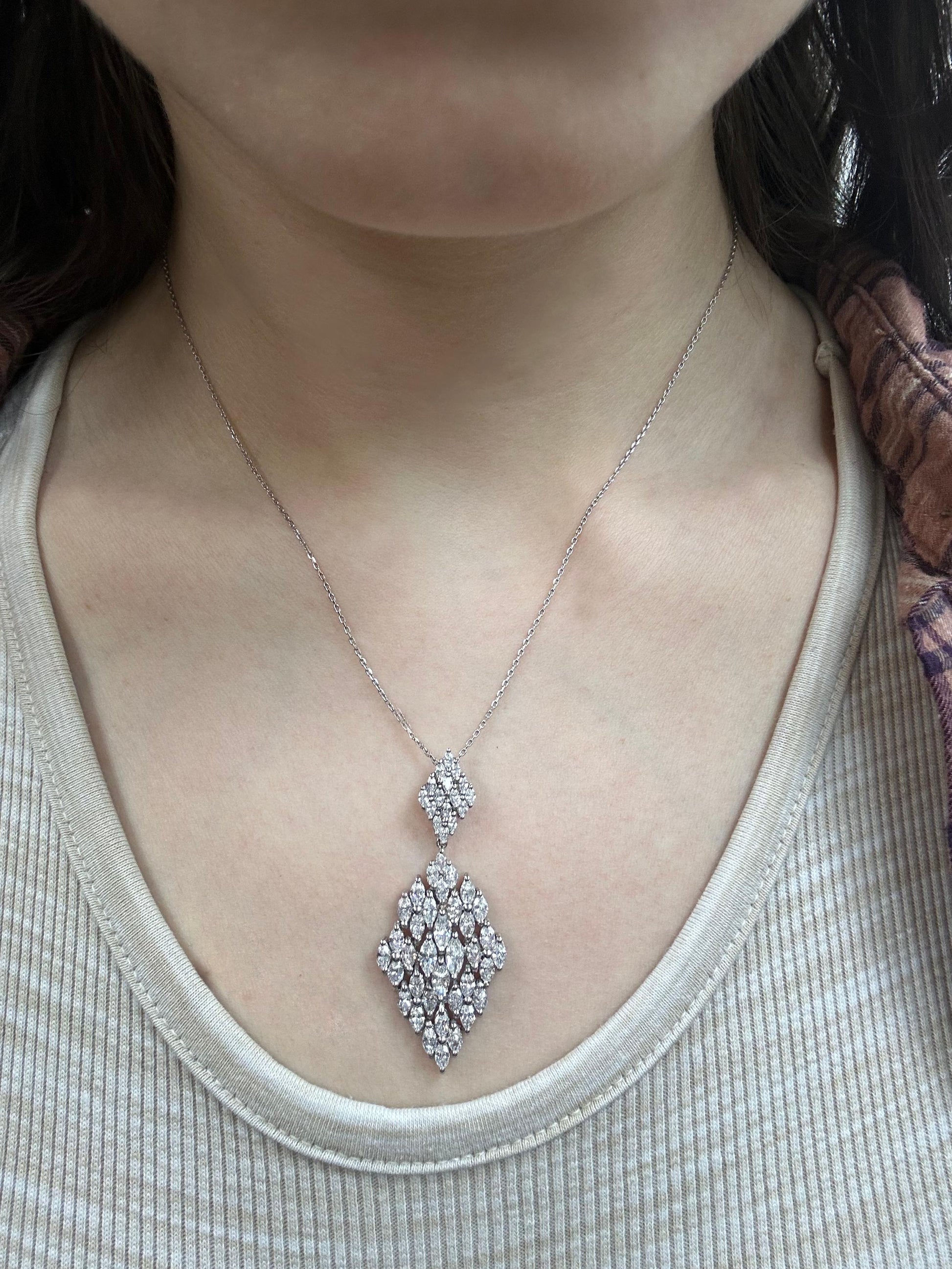 18K White Gold Marquise Cut Diamond Pendant Necklace