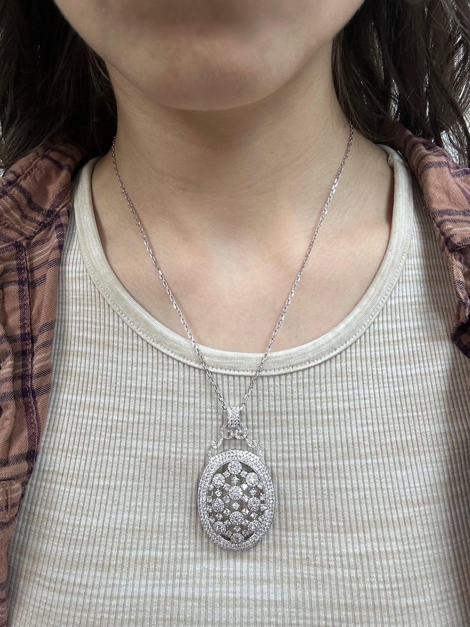 18K White Gold Diamond Dome Pendant Necklace