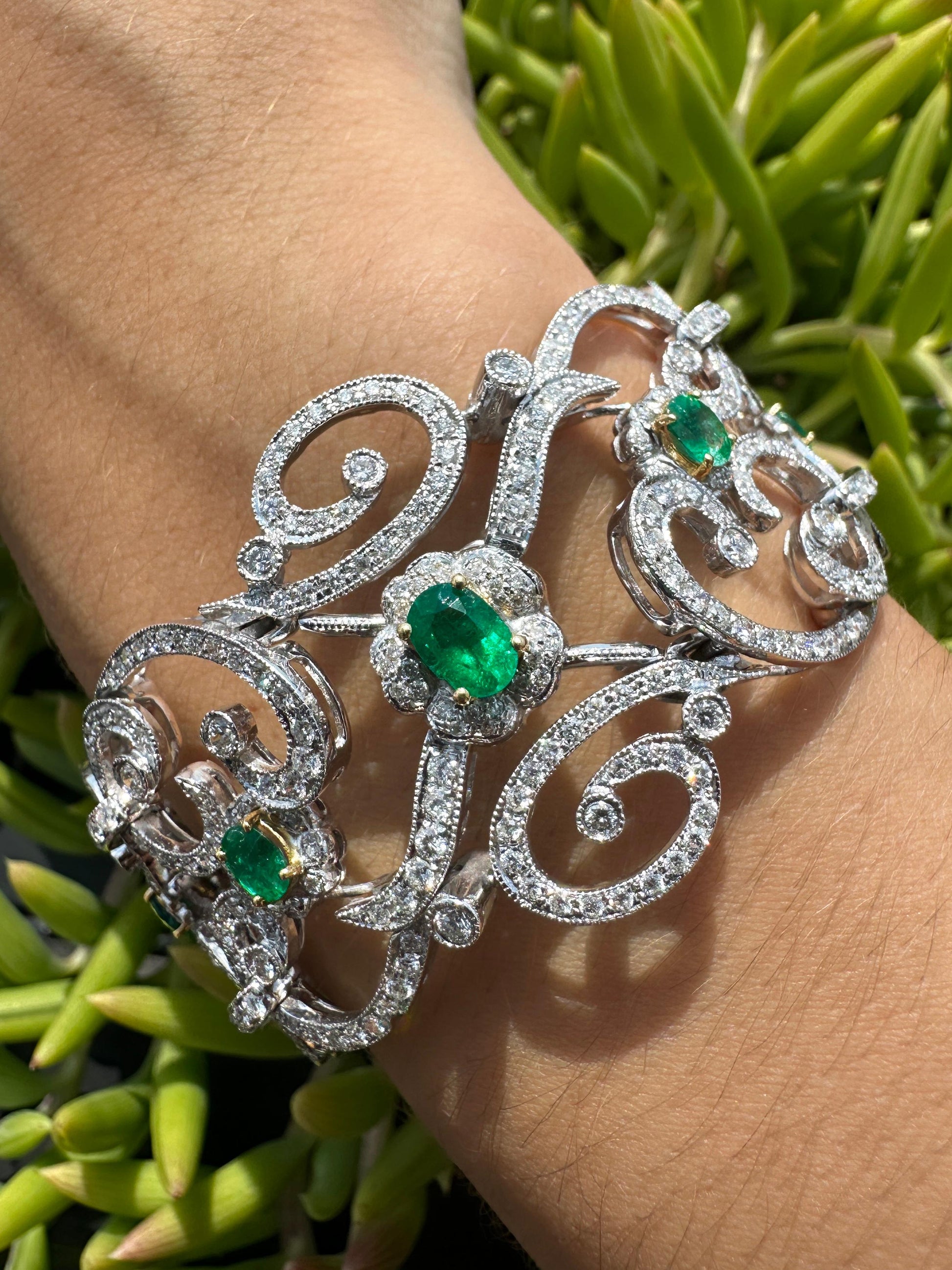 18K White Gold Diamond and Emerald Bracelet