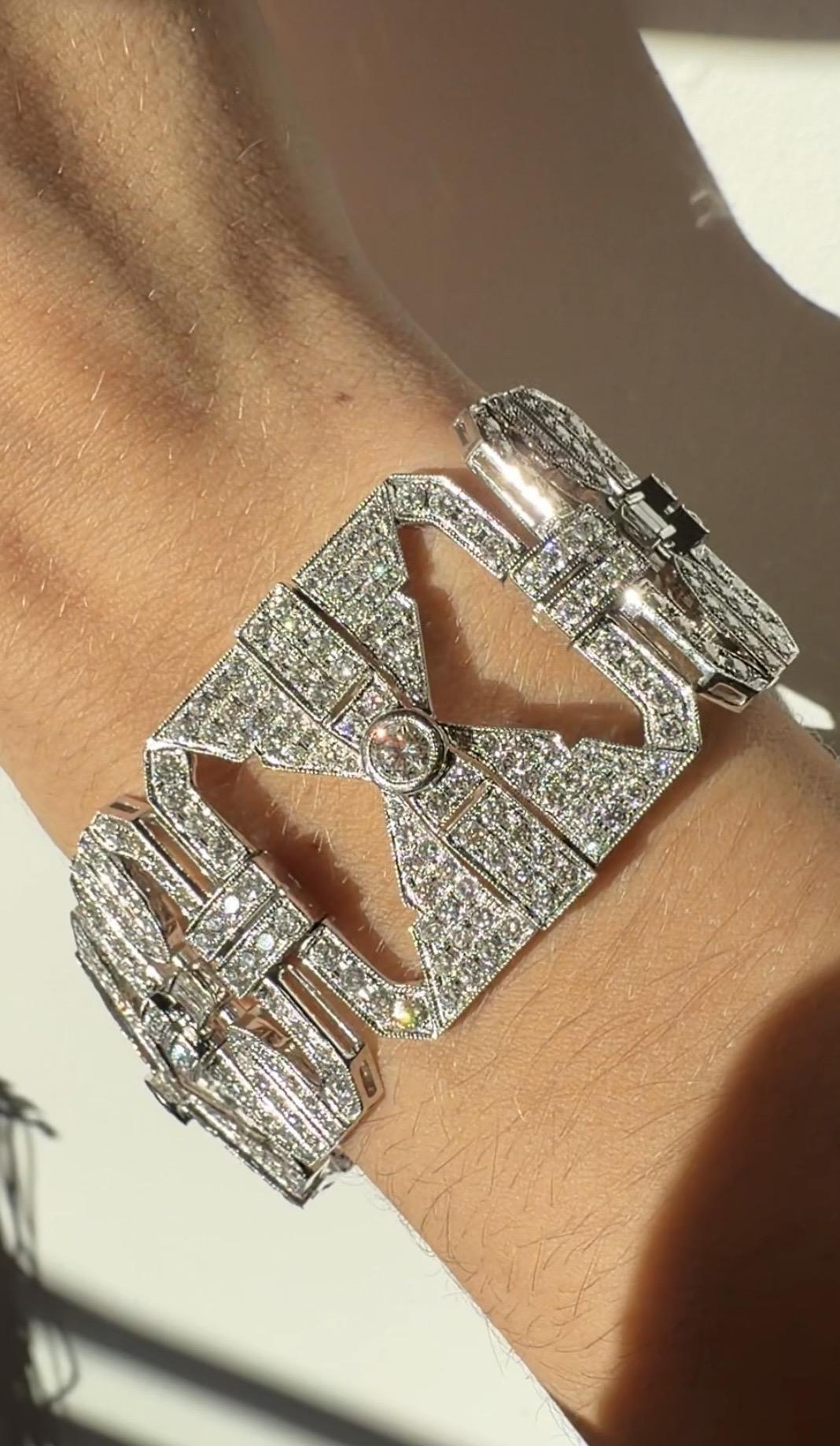 18K White Gold 15.08 Carat Round Cut Diamond Bracelet