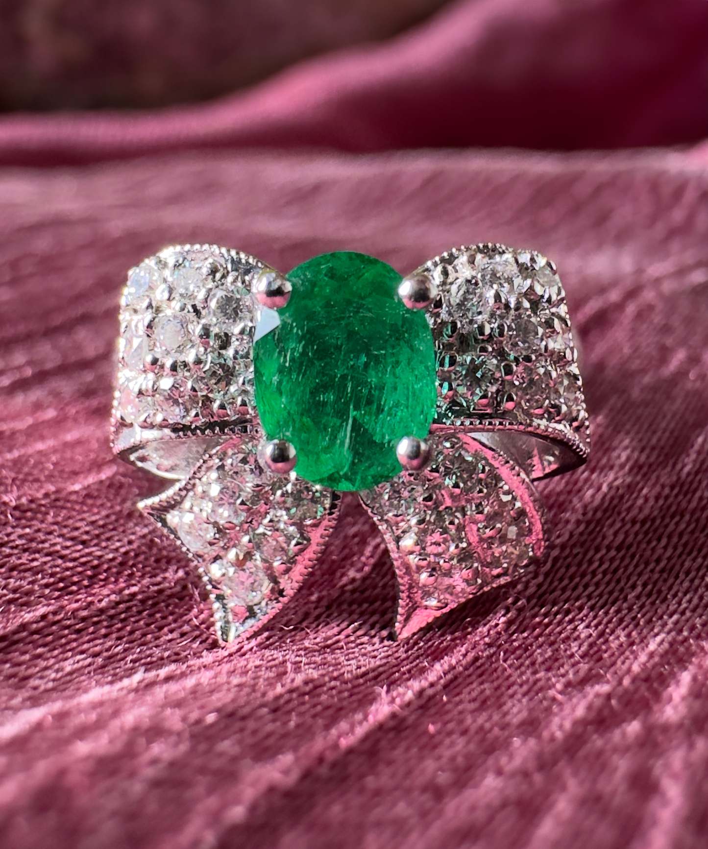 18K White Gold Diamond & Emerald Bow Ring