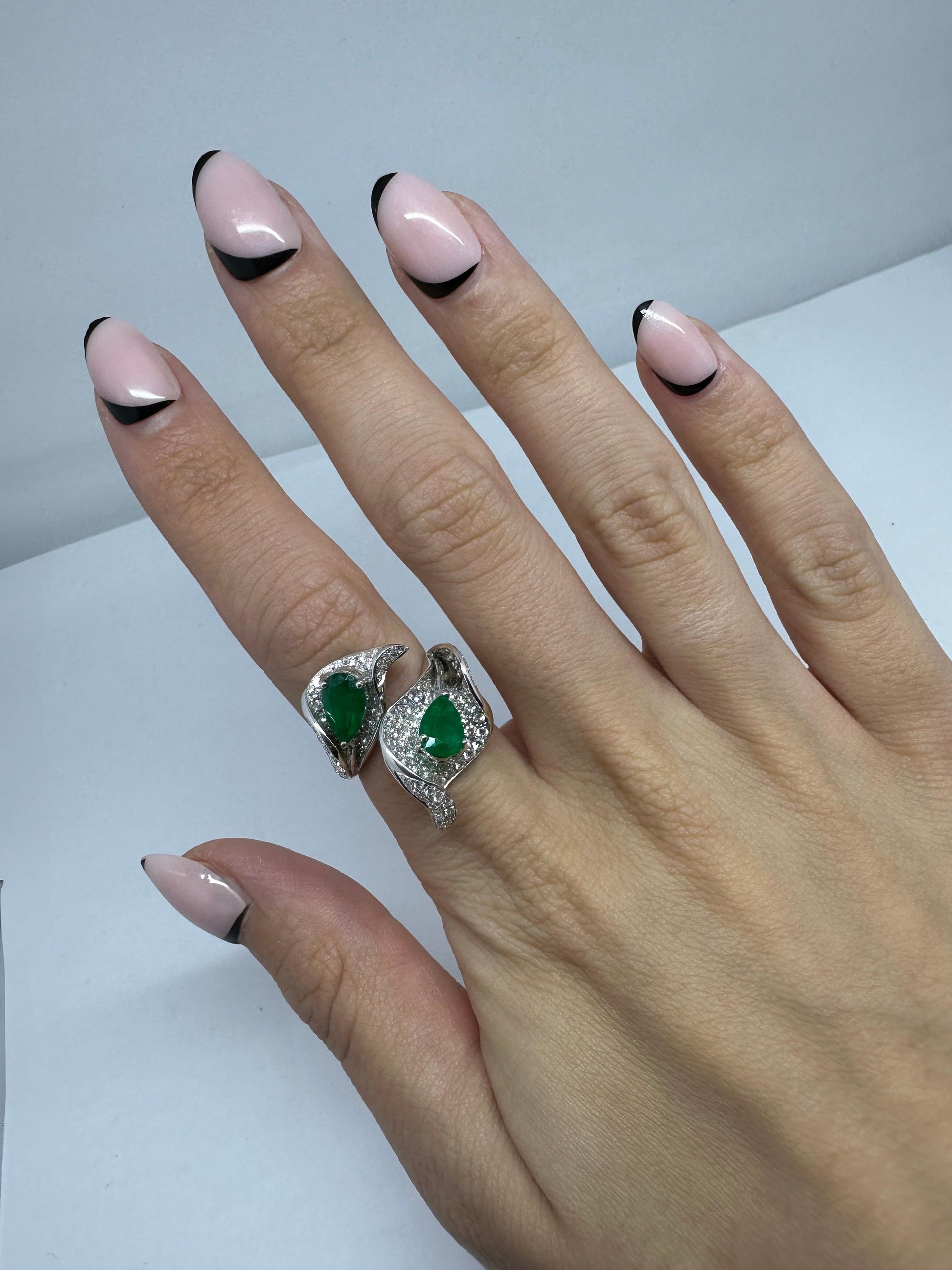 18K White Gold Leaf Toi et Moi Emerald and Diamond Ring
