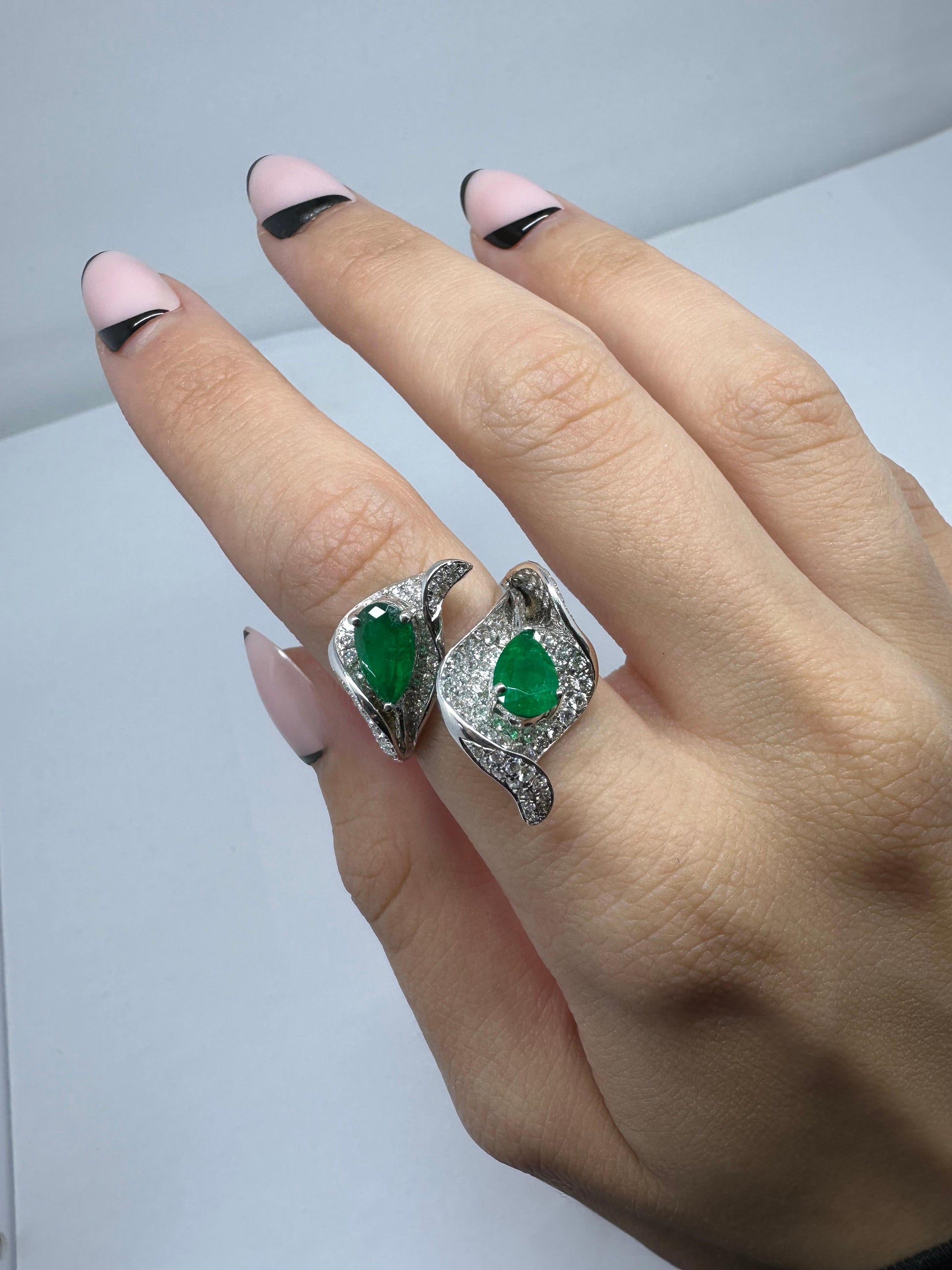 18K White Gold Leaf Toi et Moi Emerald and Diamond Ring