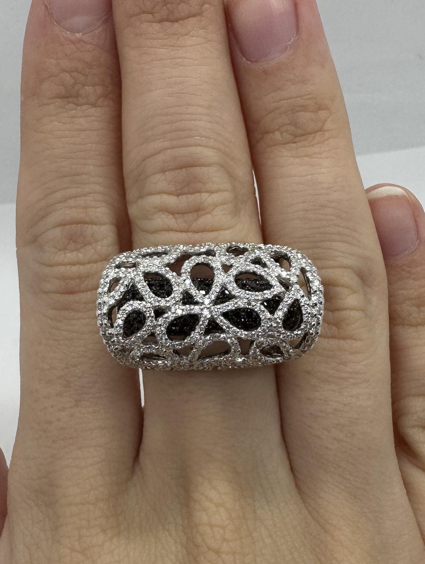 18K White Gold Black and White Diamond Cocktail Ring