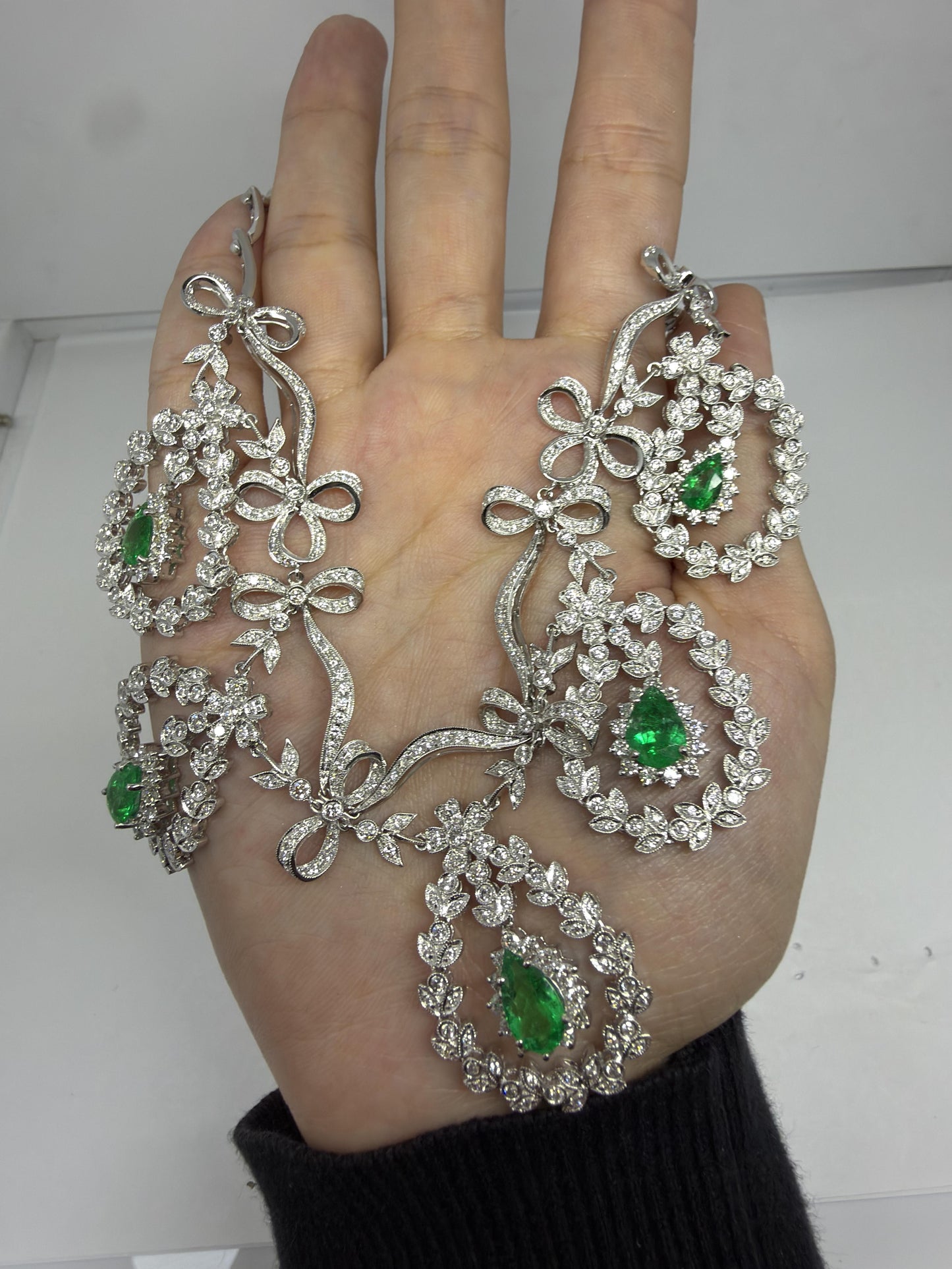 18K White Gold 4.18 Carat Pear Cut Emerald and Diamond Garland Festoon Necklace