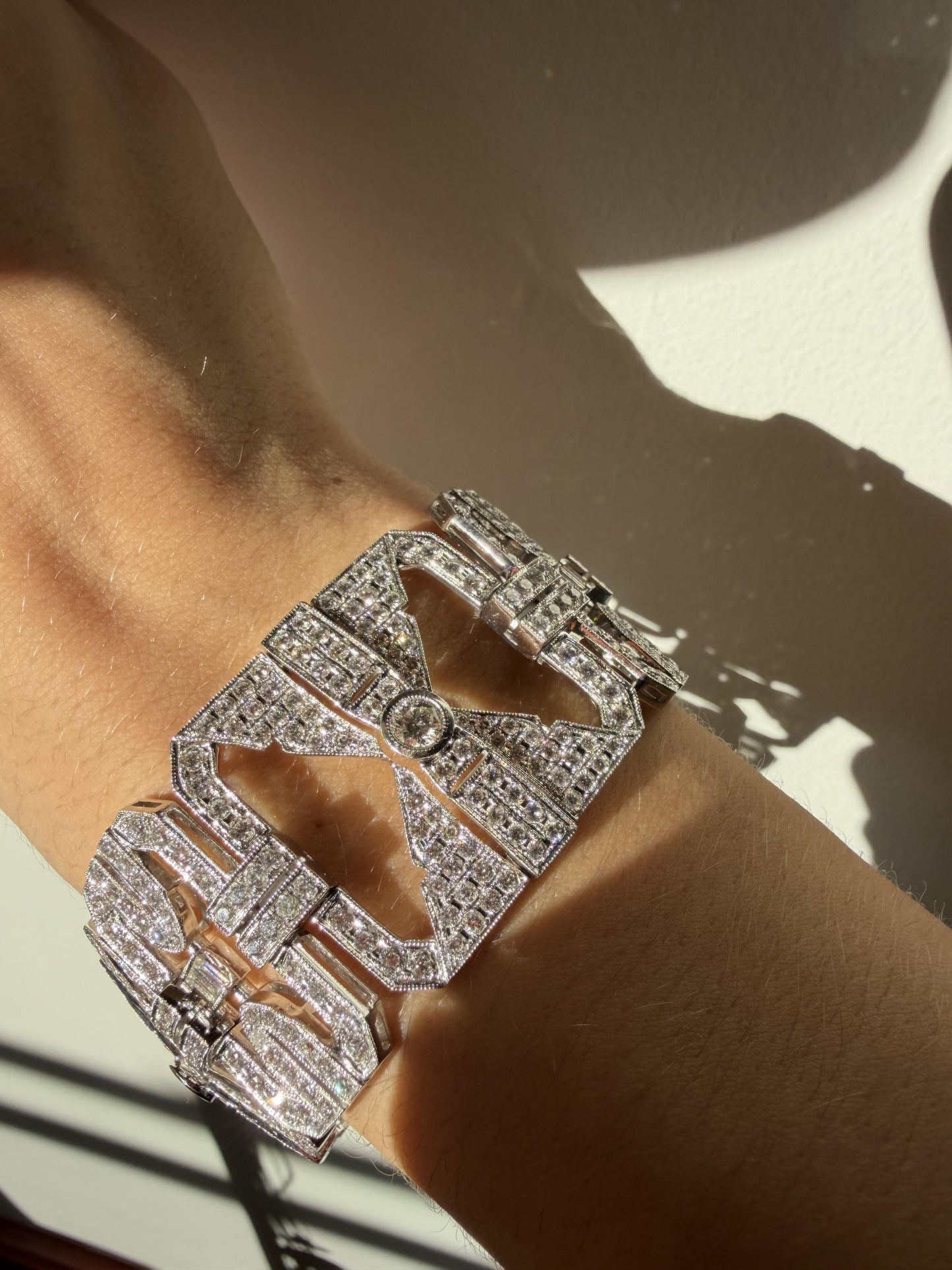 18K White Gold 15.08 Carat Round Cut Diamond Bracelet