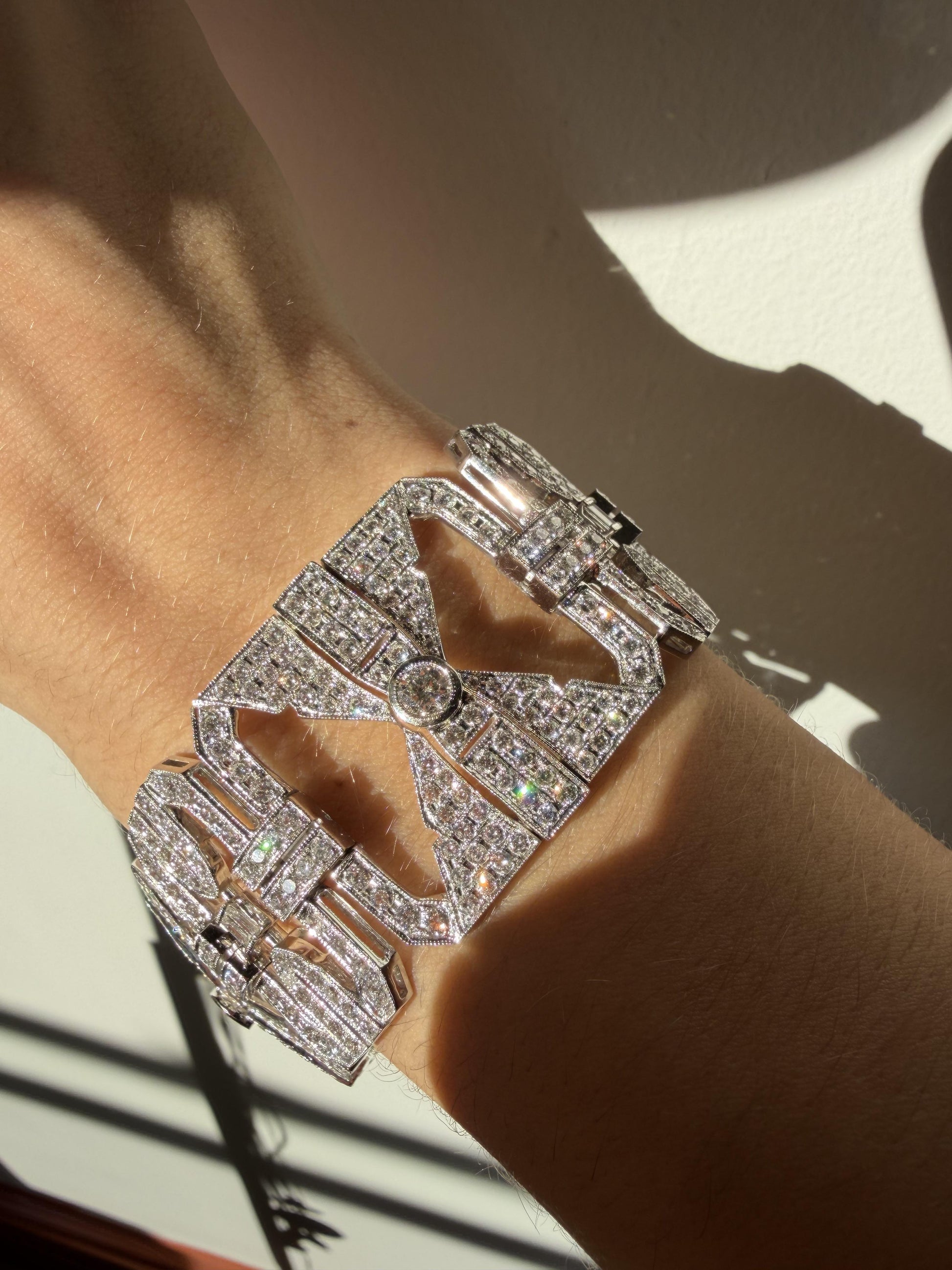 18K White Gold 15.08 Carat Round Cut Diamond Bracelet