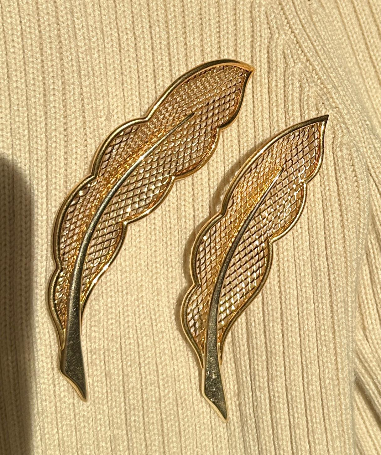 Pair of Estate 18k Van Cleef and Arpels Feather Brooches