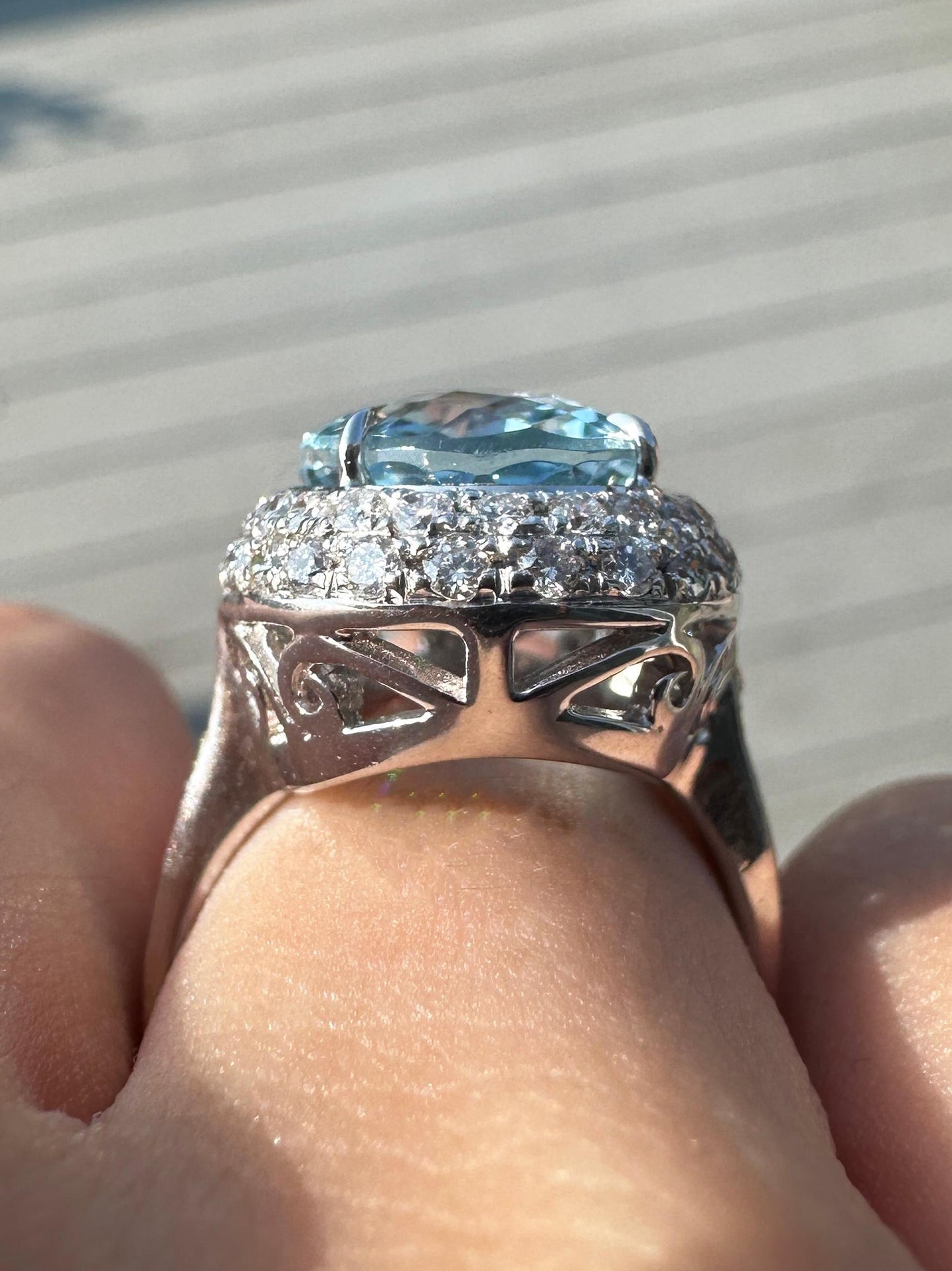 18k Diamond and Aquamarine Ring