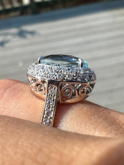 18k Diamond and Aquamarine Ring