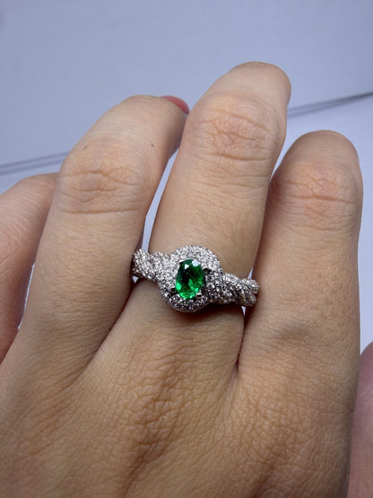 18K White Gold Diamond and Emerald Ring