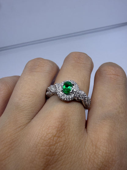 18K White Gold Diamond and Emerald Ring